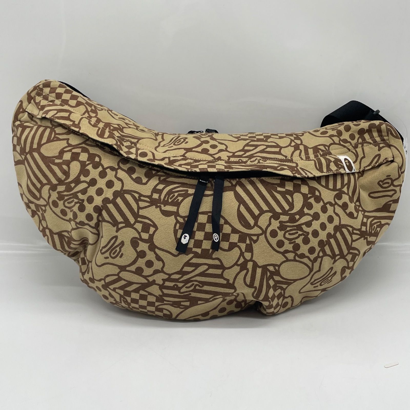 BN8219□A BATHING APE ハーフムーン ショルダーバッグ 総柄 ベージュ 