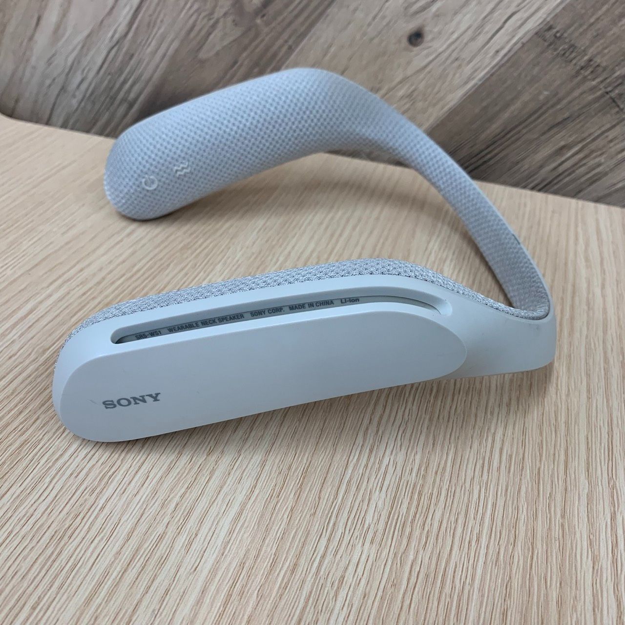 彦】SONY ソニー ウェアラブルネックスピーカー SRS-WS1 アクティブ 