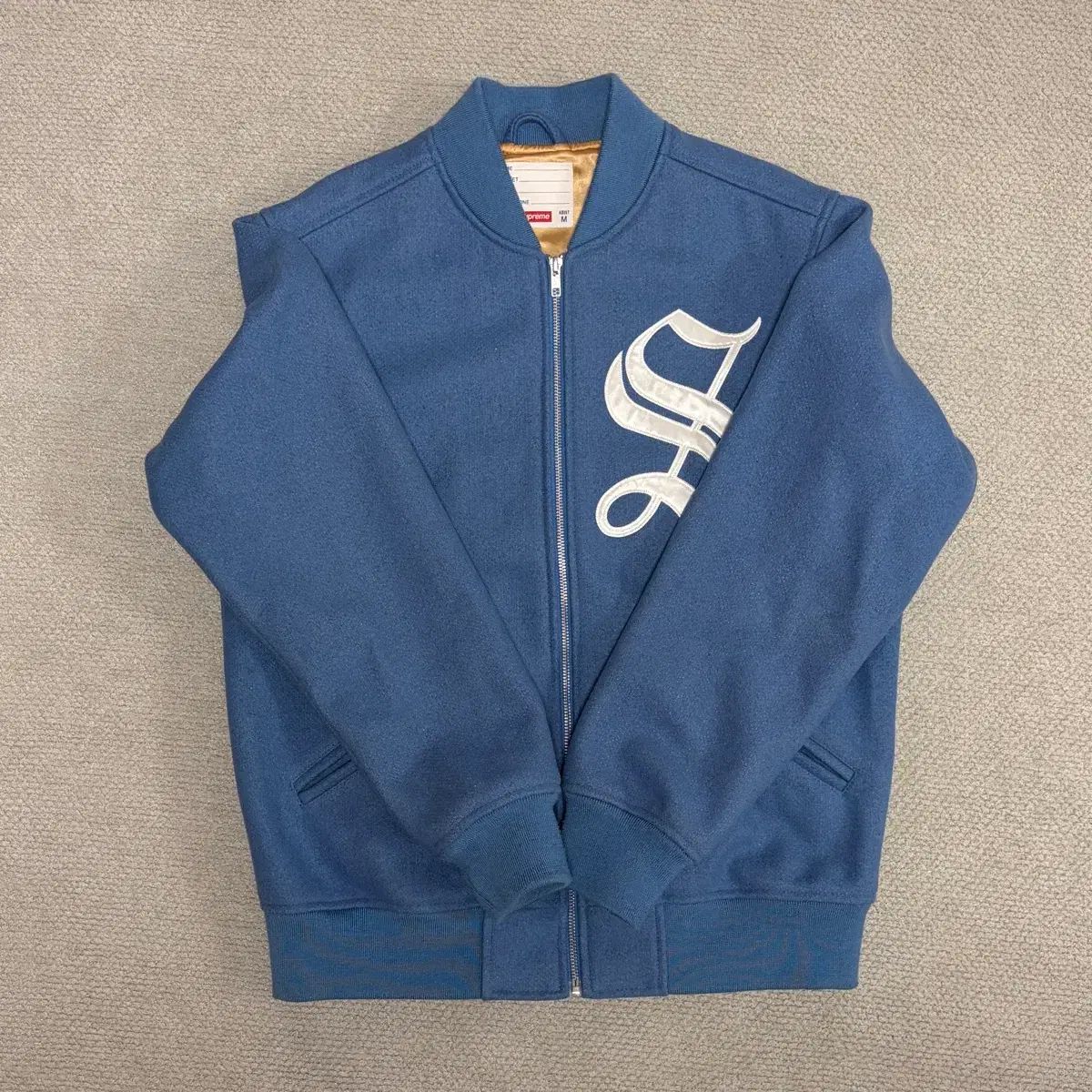 USED M シュプリーム オールド イングリッシュ スタジャン - メルカリ