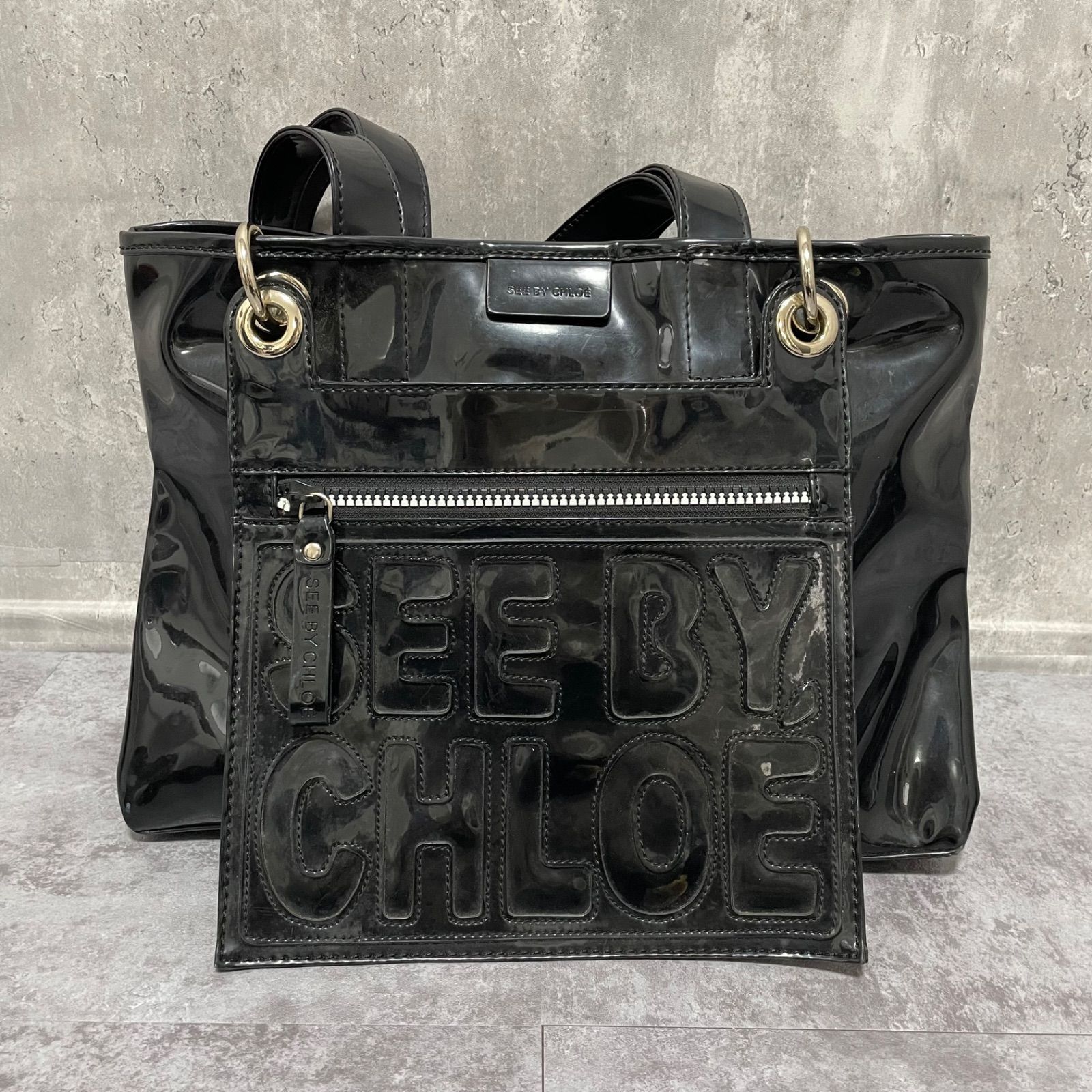 SEE BY CHLOE】シーバイクロエ エナメルトートバッグ ロゴ入り 