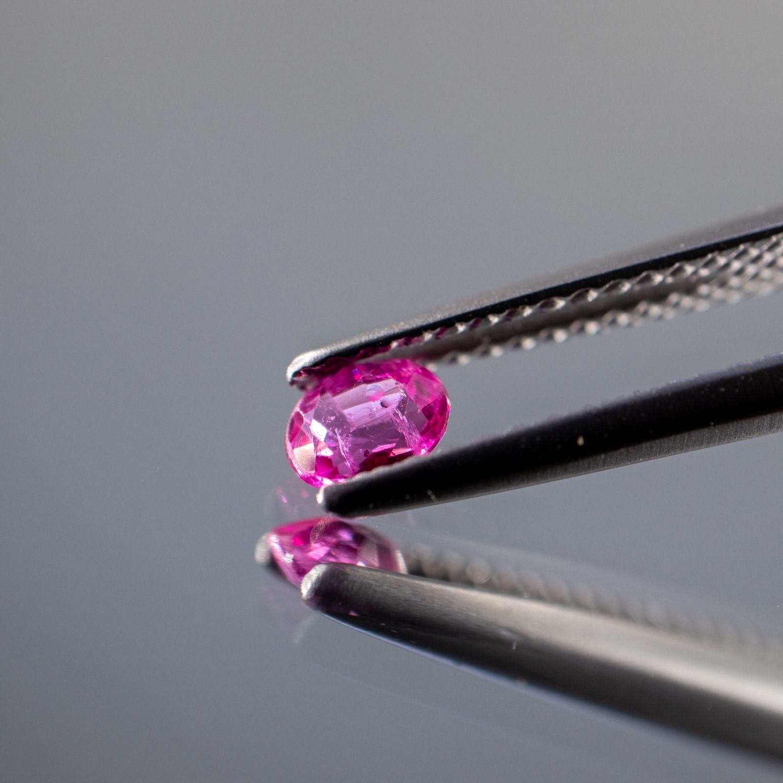 スリランカ産 ルビー 0.278ct オーバルミックスカット ルース 鑑別書