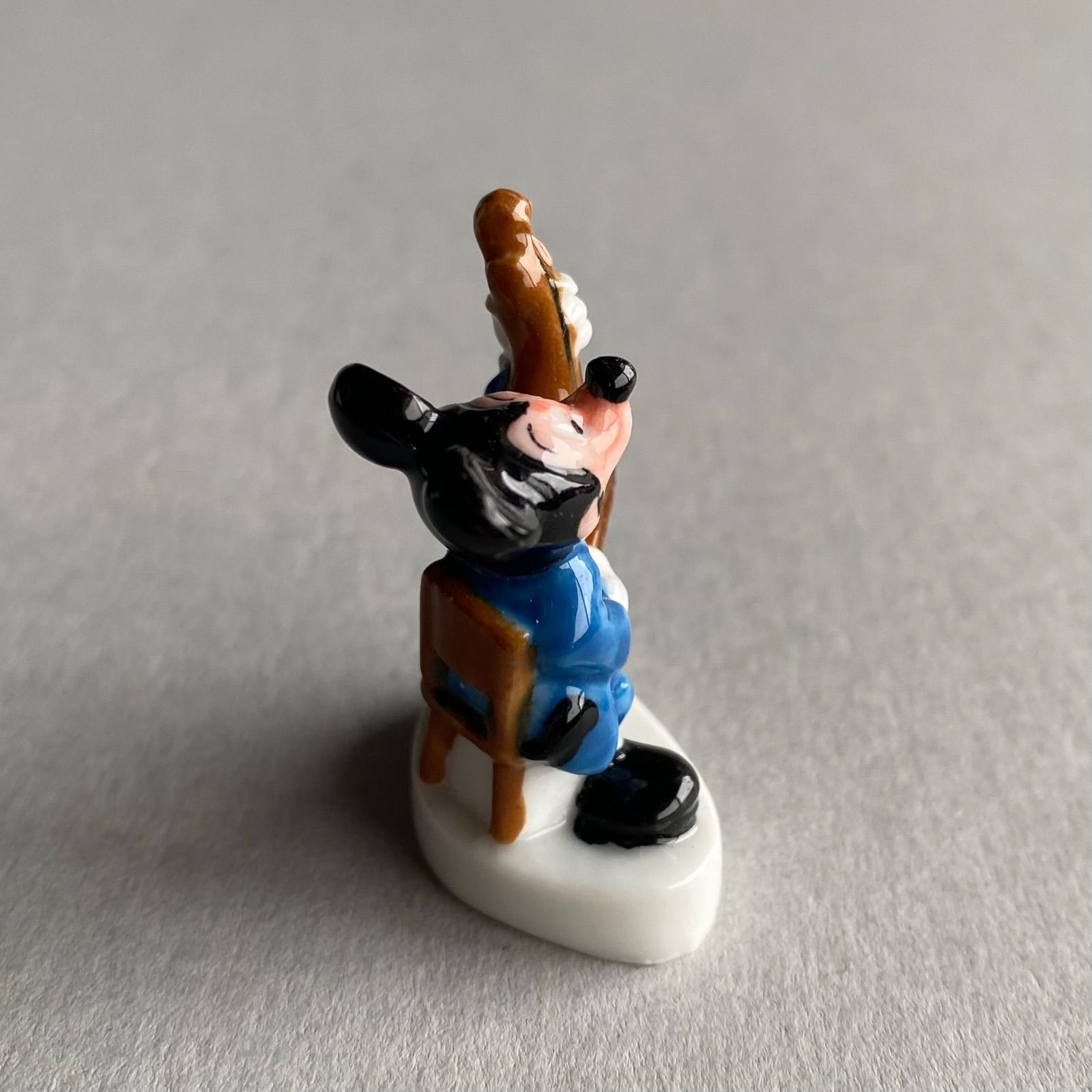 ディズニーフィギュア　オーケストラ　陶器製 バイオリンを演奏するミッキーマウスのフェーブ／オーケストラ