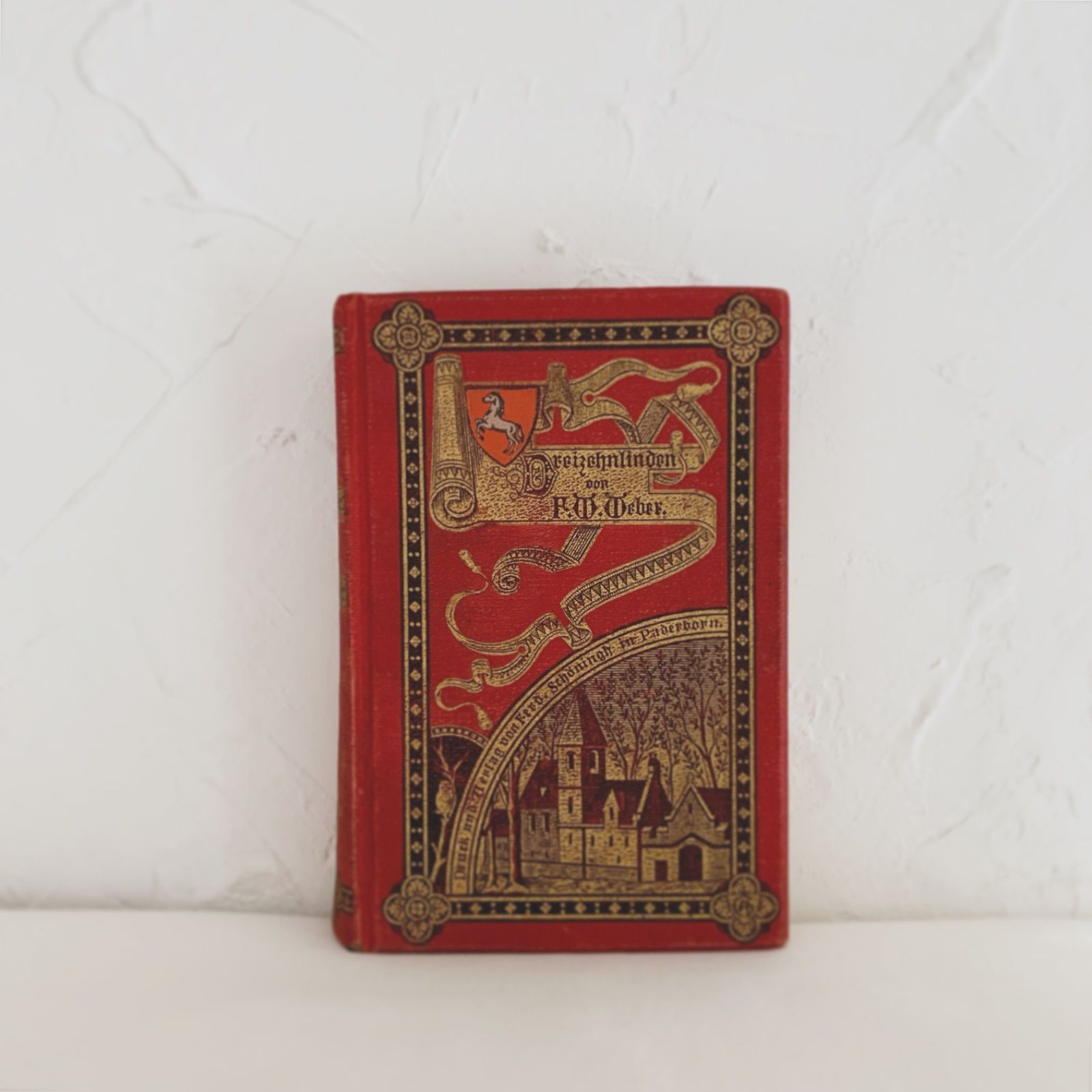 1902年 アンティーク洋書 -赤色装丁のディスプレイ洋書- アンティーク