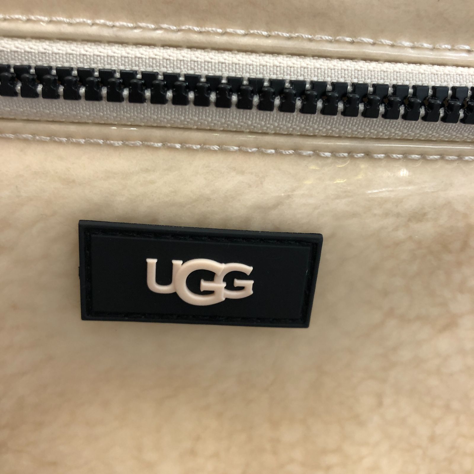 UGG アグ ミニリュック ダニーミニバックパック オフホワイト クリーム 