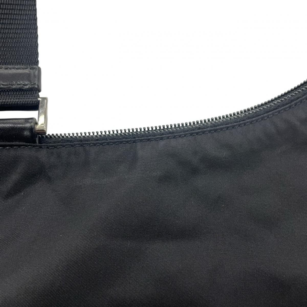 プラダ BT0520 Re-Nylon クロスボディバック 三角ロゴ ショルダー 