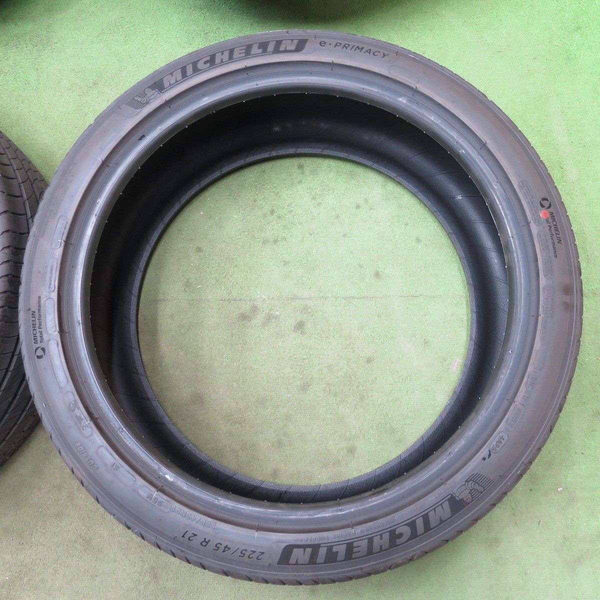 新車外し！25年☆225/45R21 ミシュラン e・PRIMACY eプライマシー 