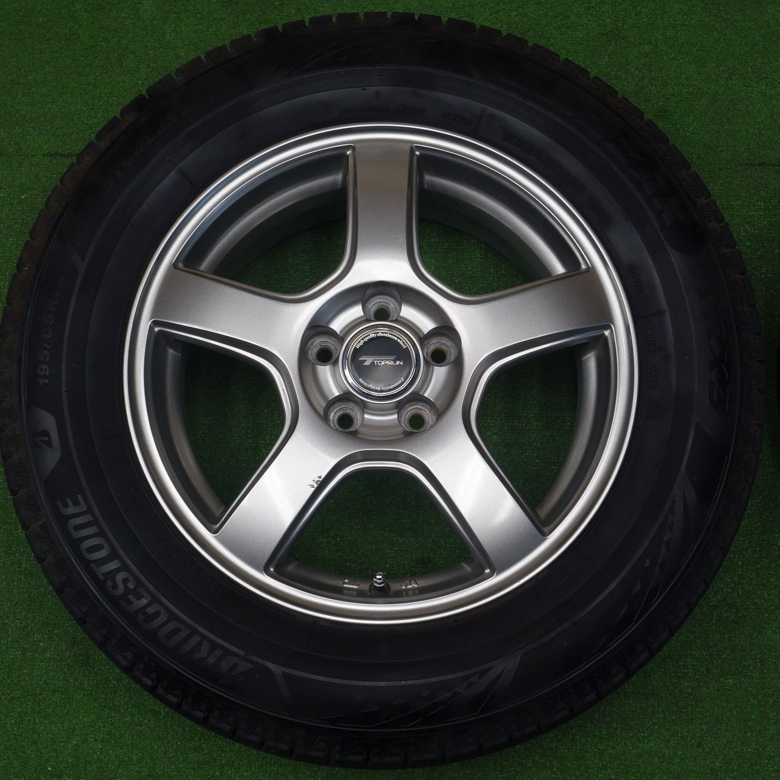 バリ溝！キレイ！9分☆プリウス 等 195/65R15 スタッドレス 