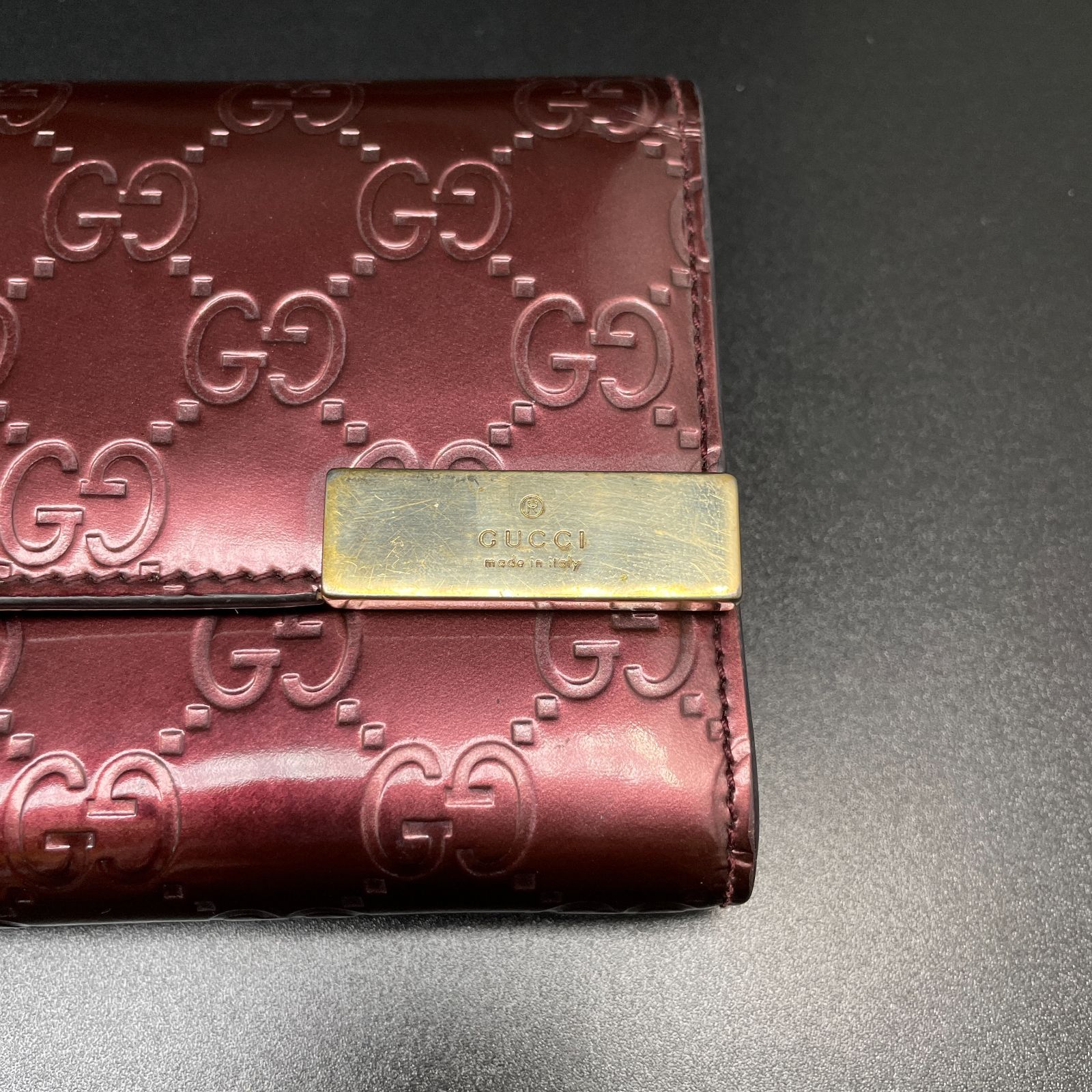 グッチ エナメル 長財布 B26030719 - メルカリ