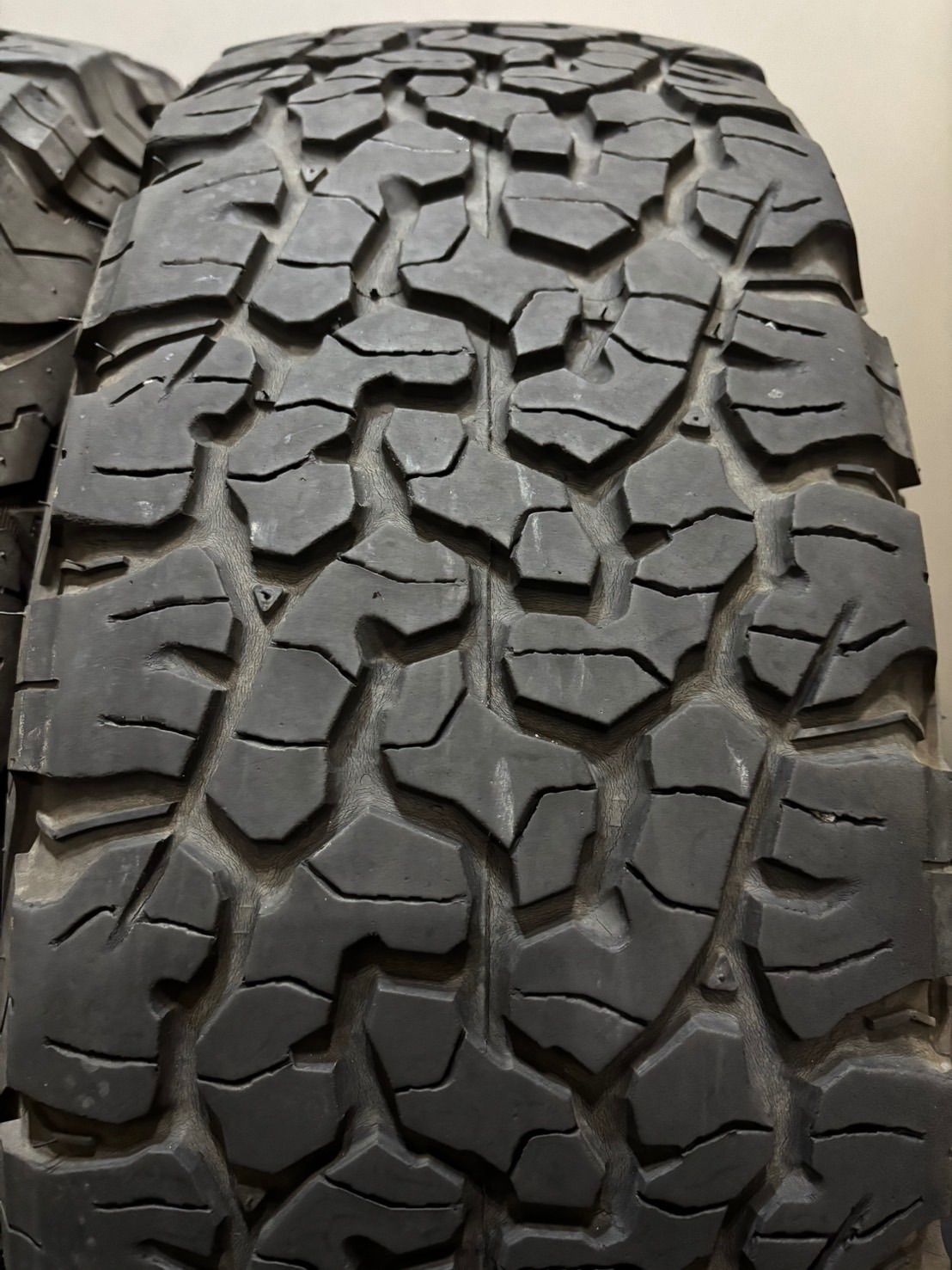 ☆LT215/70R16 100/97R PR6 BFGoodrich/All-Terrain T/A KO2 17年製 夏 