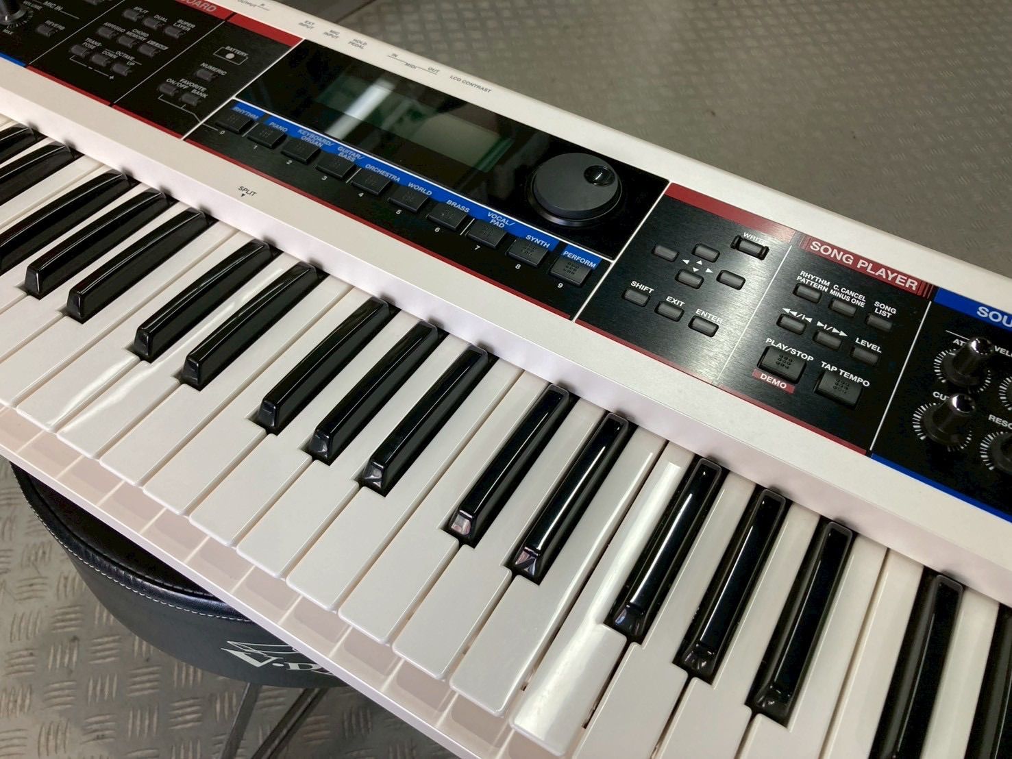Roland / JUNO-Di ホワイト シンセサイザー ローランド - メルカリ Roland / JUNO-Di ホワイト シンセサイザー ローランド - メルカリ