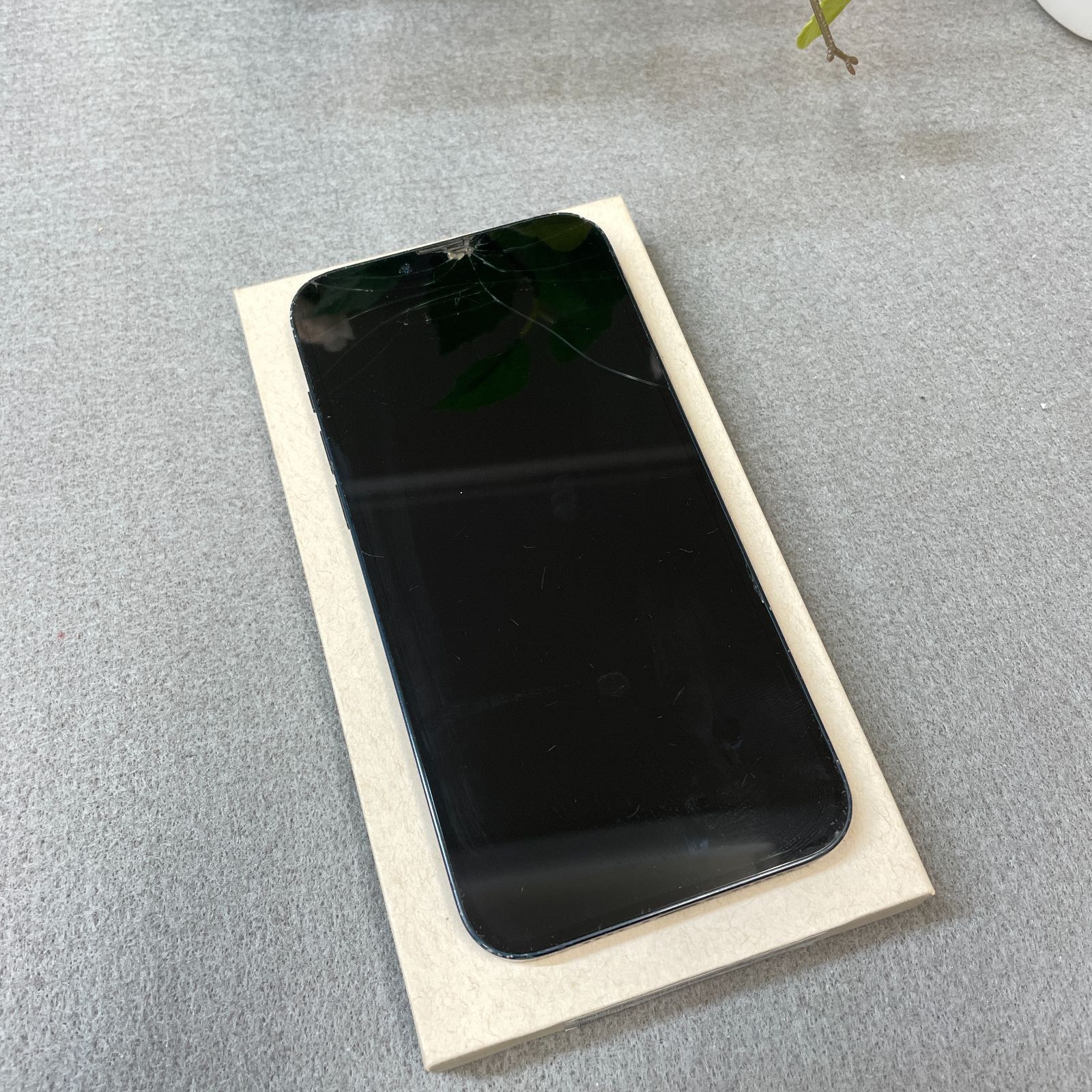 iPhone 14Plus 128GB ミッドナイト ジャンク SIMフリー - メルカリ