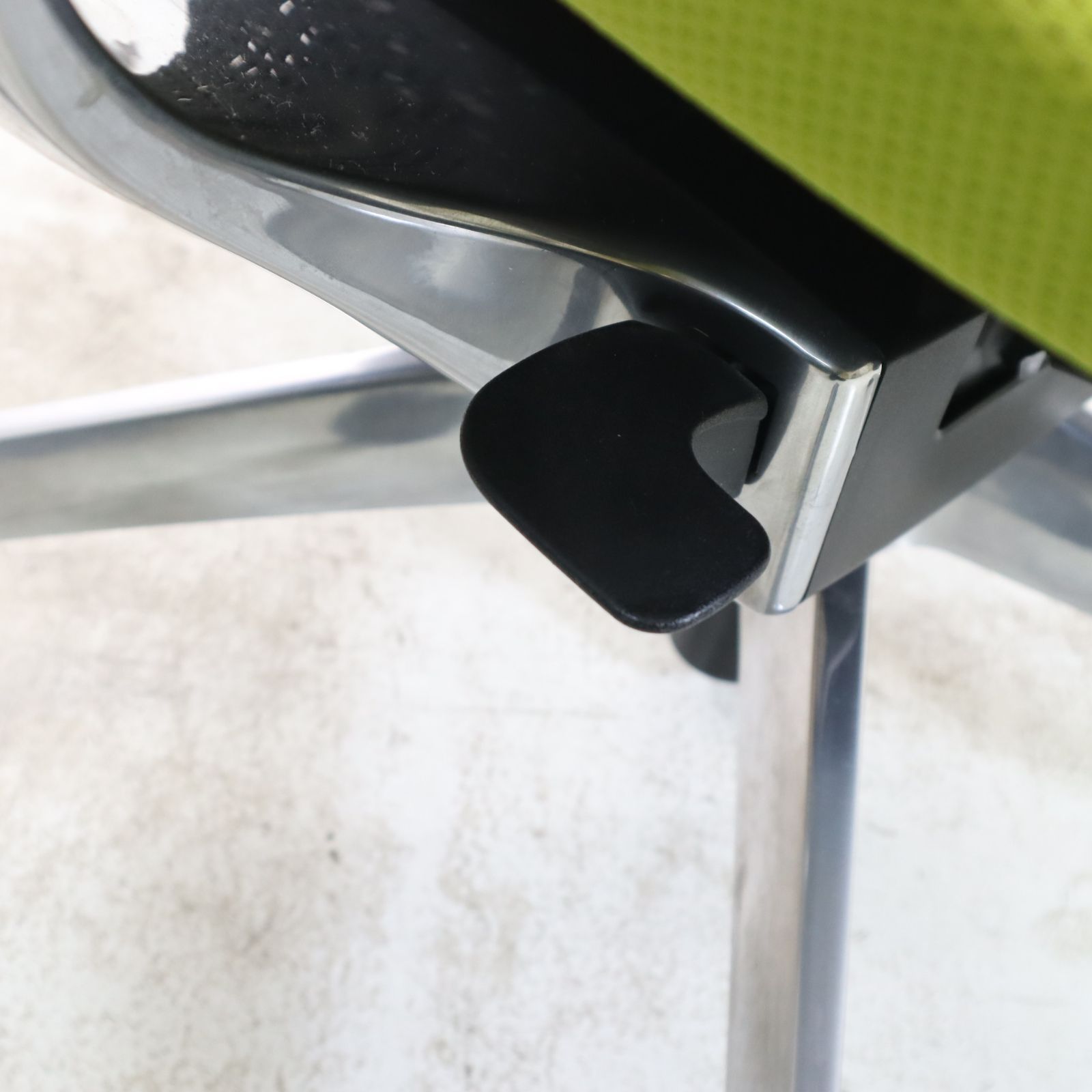 グリーン 背メッシュ