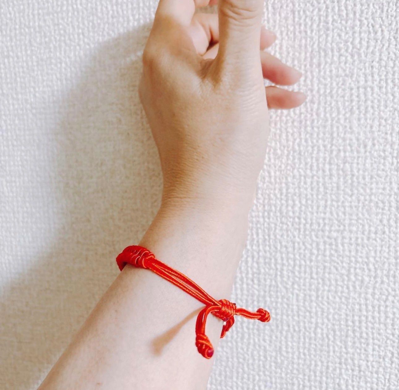幸運のお守り】レッドロープ ブレスレット 赤い紐 編み込み ミニマ