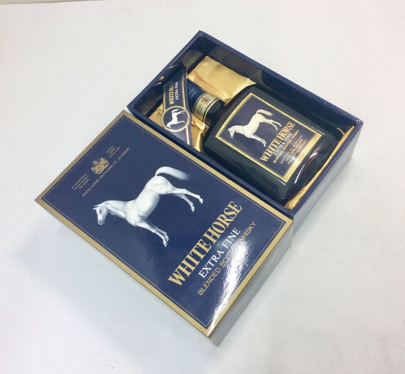 ホワイトホース HORSE WHITE 未開栓 エクストラファイン エクストラ 