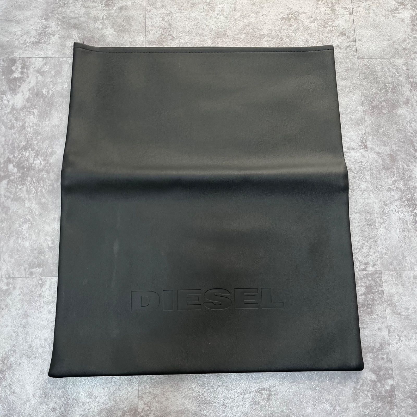 DIESEL】ディーゼル クラッチバッグ ロゴ入り ロゴモチーフ レザー 