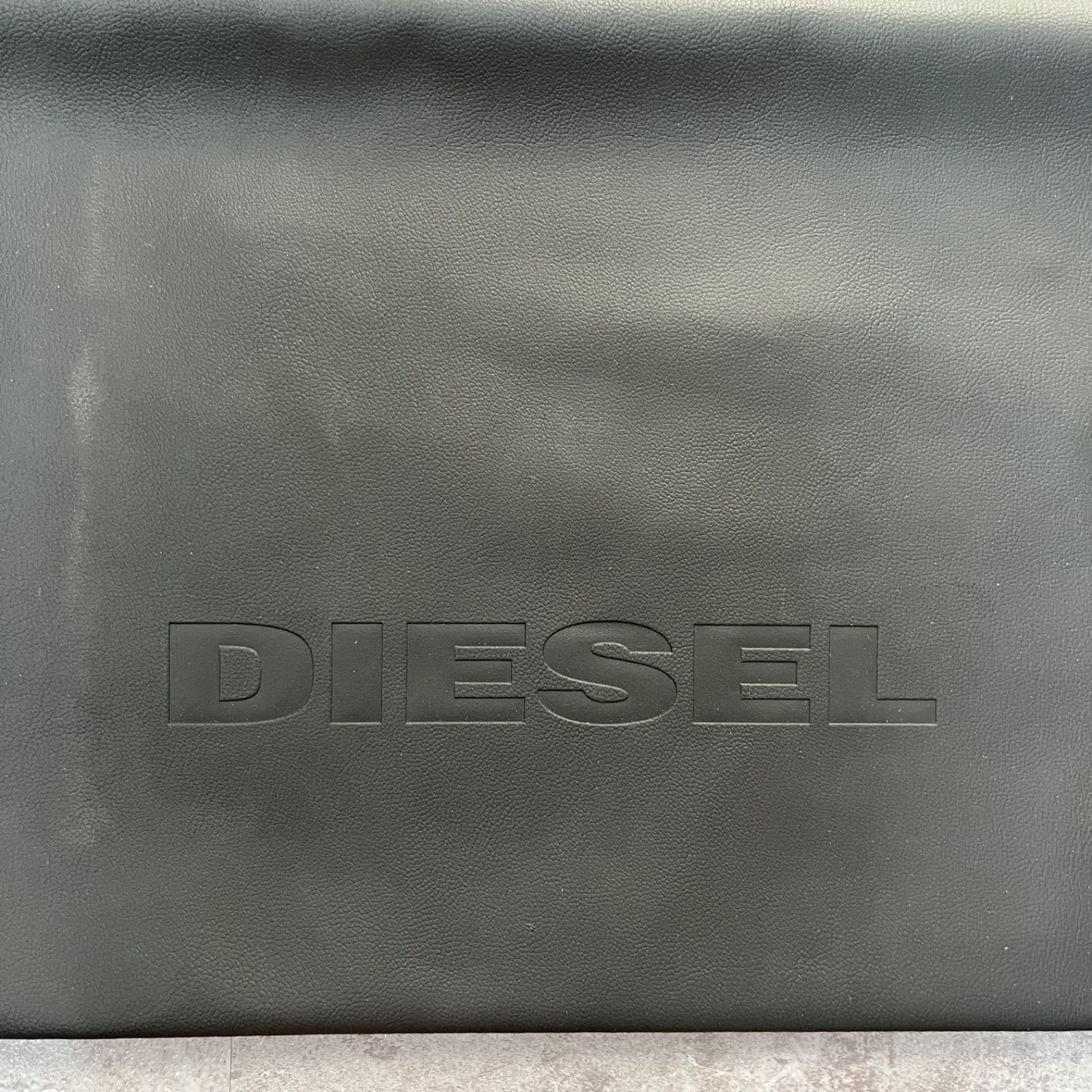 DIESEL】ディーゼル クラッチバッグ ロゴ入り ロゴモチーフ レザー 