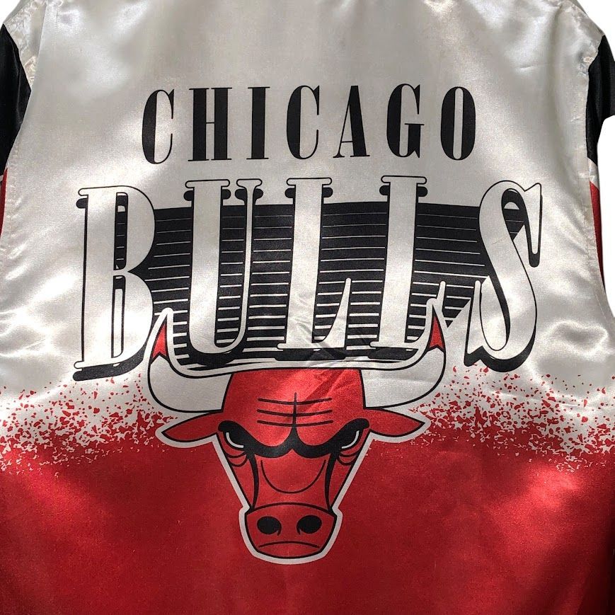NBA CHICAGO BULLS スタジャン ナイロンジャケット キルティング 