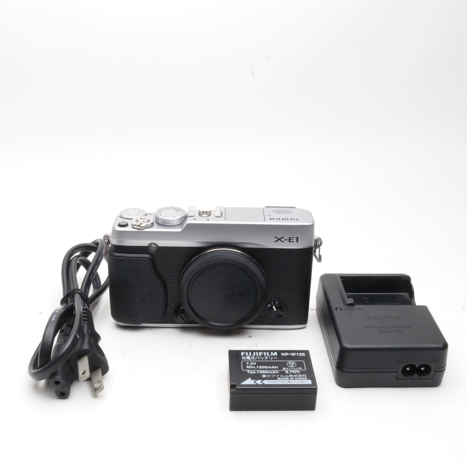 FUJIFILM X-E1 ボディ シルバー ミラーレス一眼レフカメラ FUJIFILM X-E1 ボディ シルバー ミラーレス一眼レフカメラ