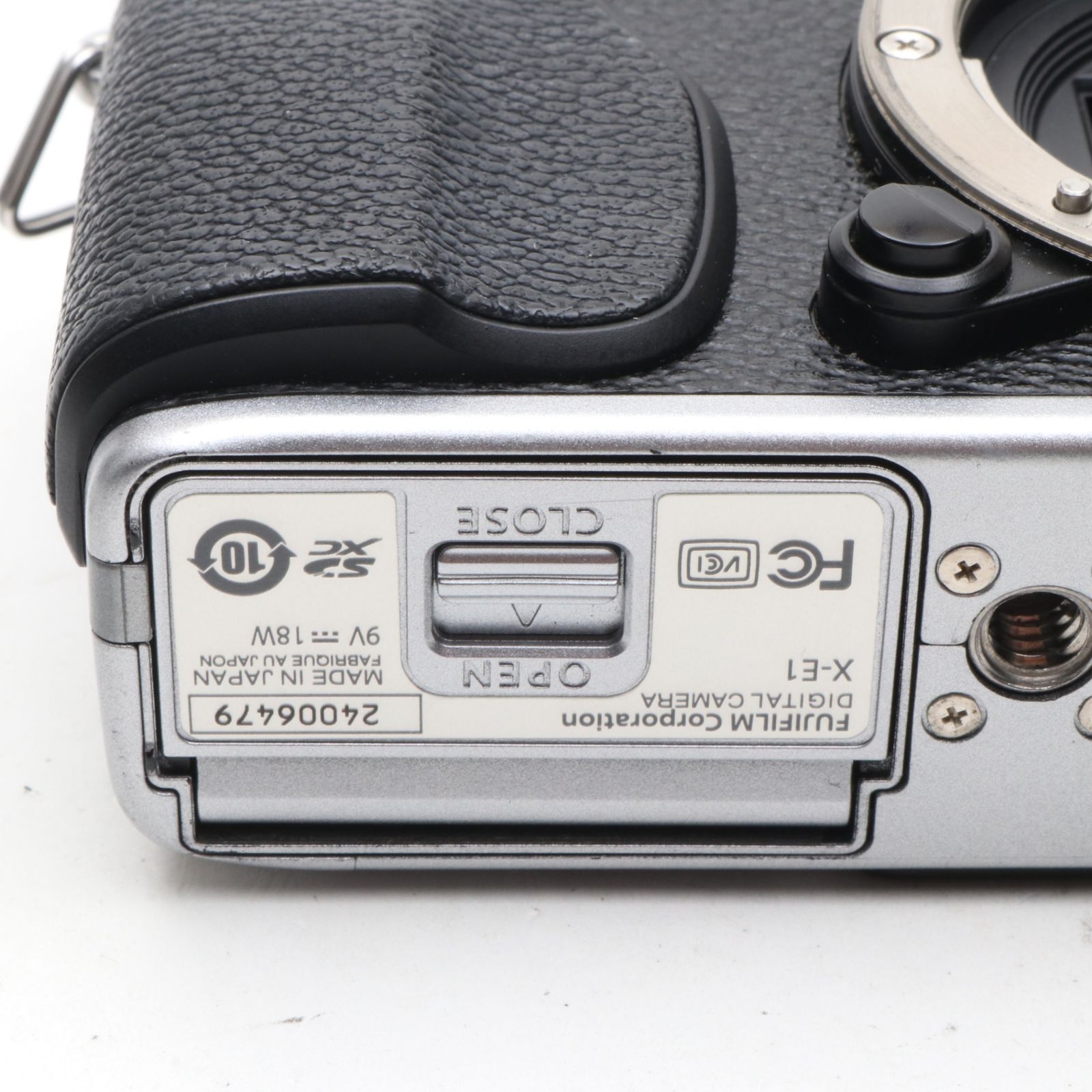 FUJIFILM X-E1 ボディ シルバー ミラーレス一眼レフカメラ FUJIFILM X-E1 ボディ シルバー ミラーレス一眼レフカメラ