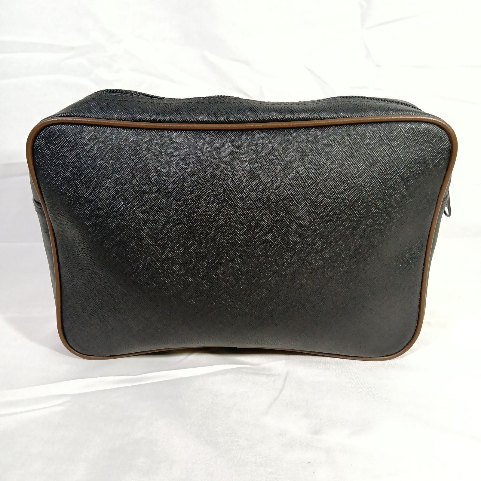 良品】ピエールカルダン セカンドバッグ クラッチバッグ 黒 茶色 良品】ピエールカルダン セカンドバッグ クラッチバッグ 黒 茶色