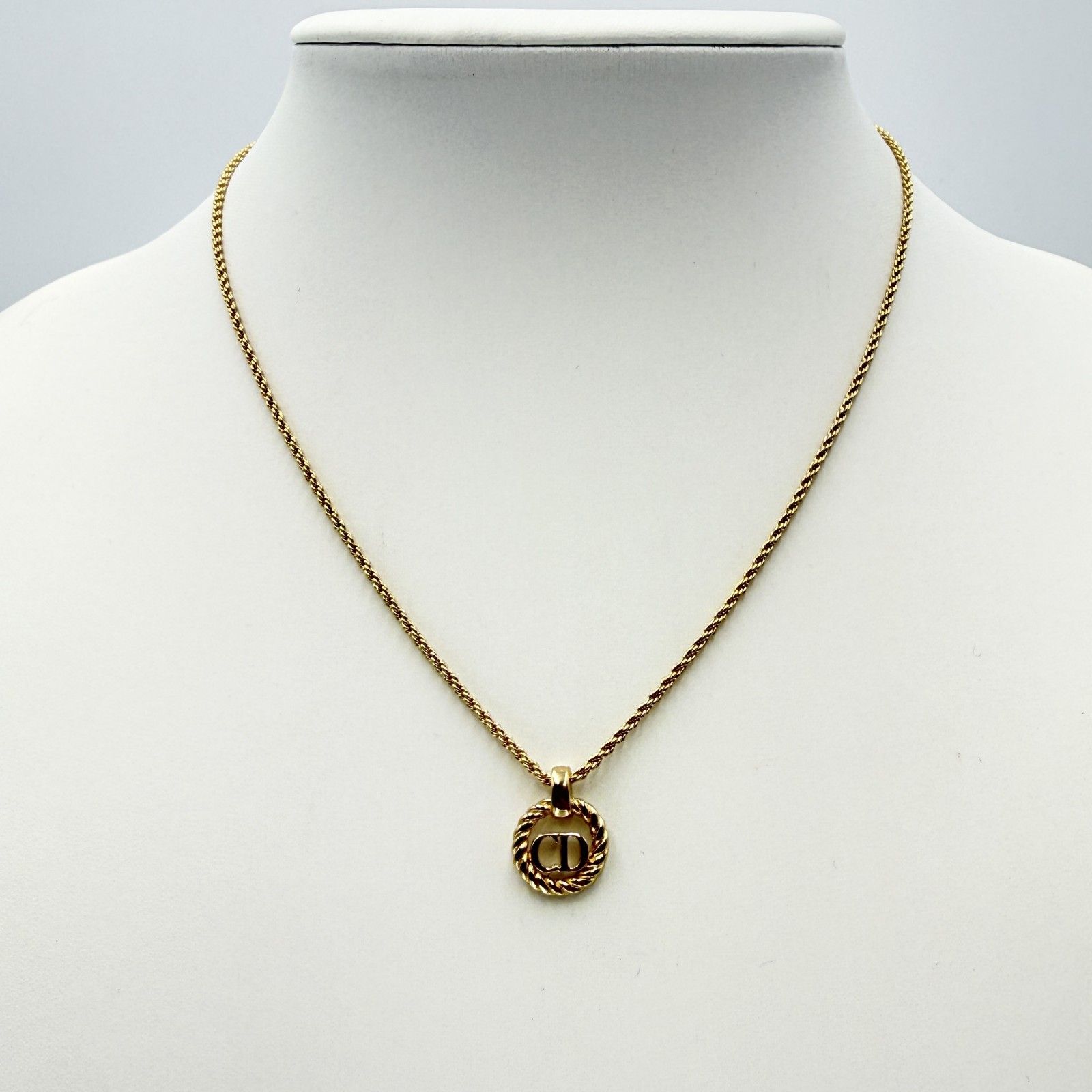 Christian Dior（クリスチャンディオール）CDロゴ サークルモチーフ 
