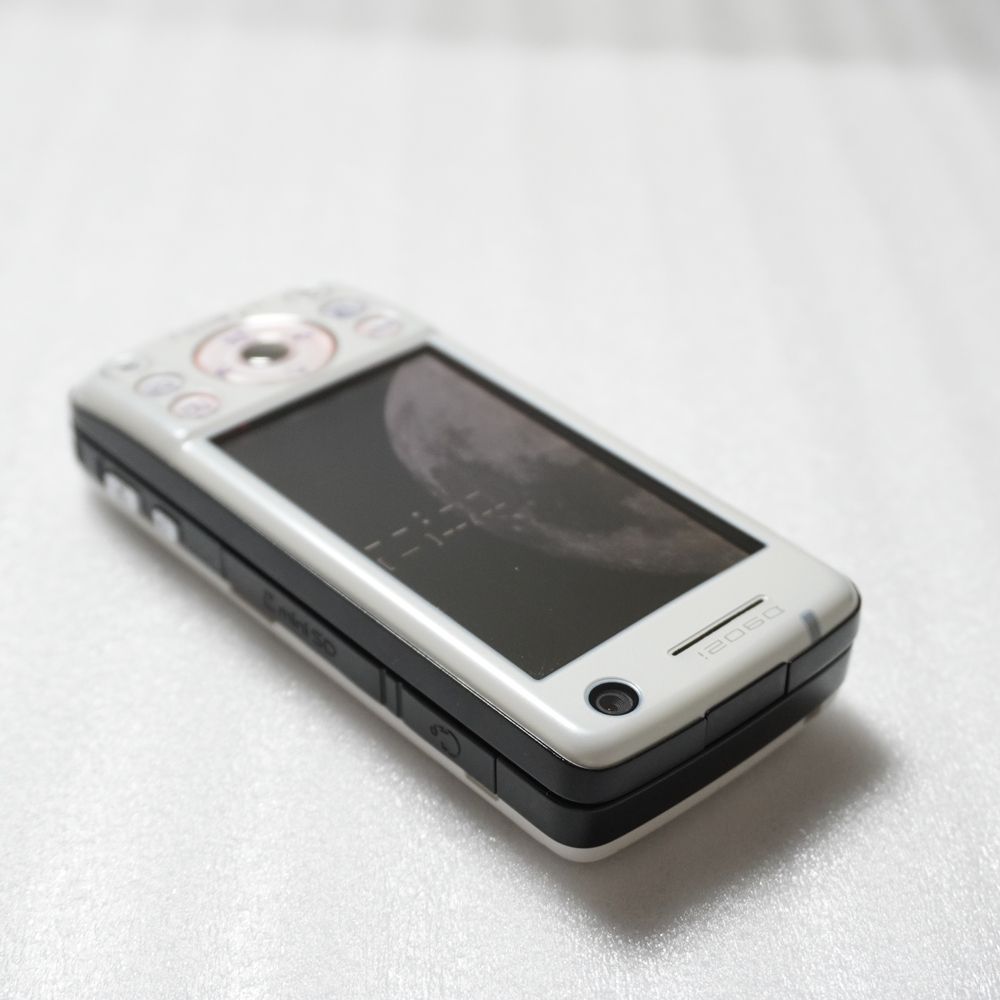 docomo D902i ホワイト FOMA 3G ガラケー - メルカリ