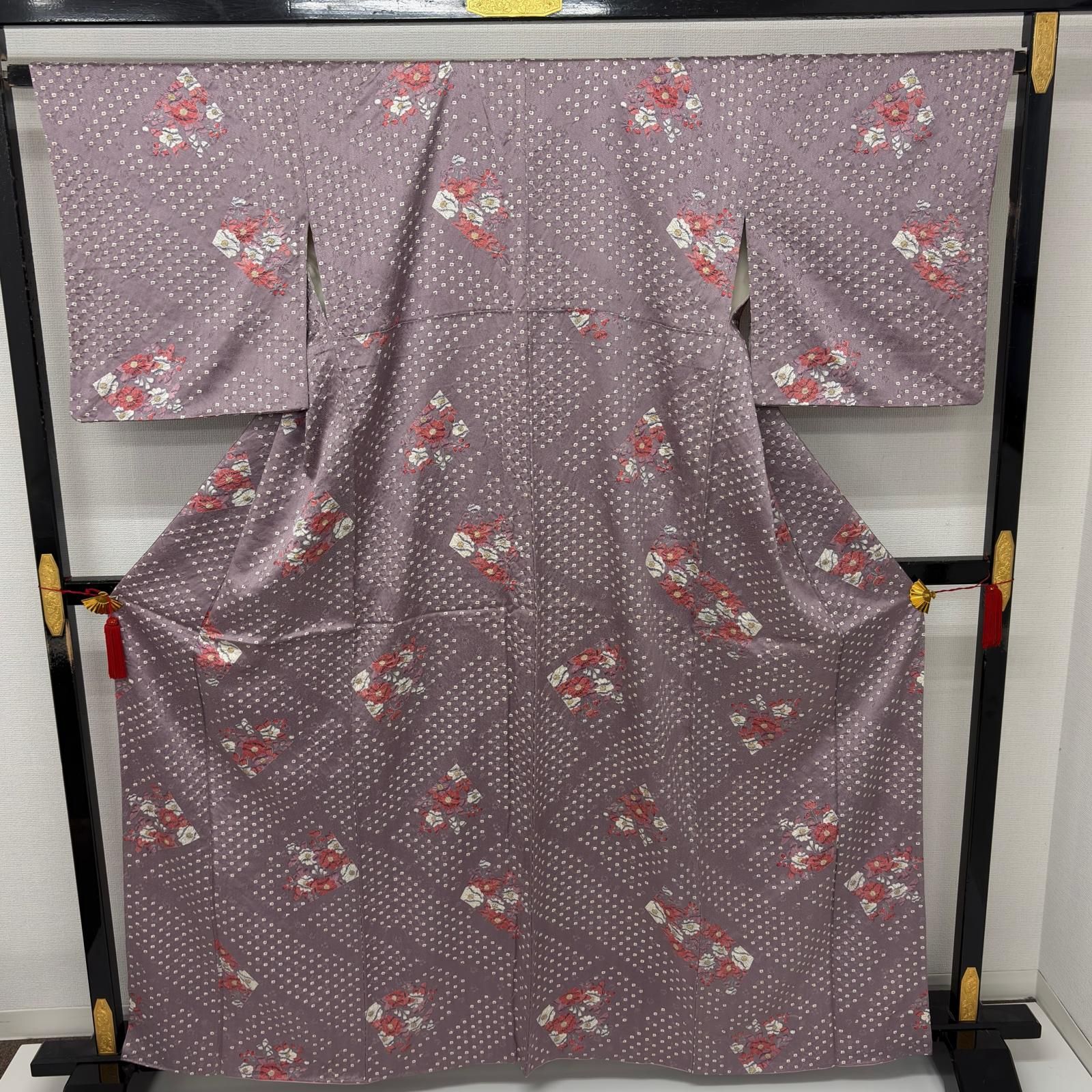 小紋 総絞り 裄66 花柄の染め 正絹 着物 MK-5552 - メルカリ 小紋 総絞り 裄66 花柄の染め 正絹 着物 MK-5552 - メルカリ