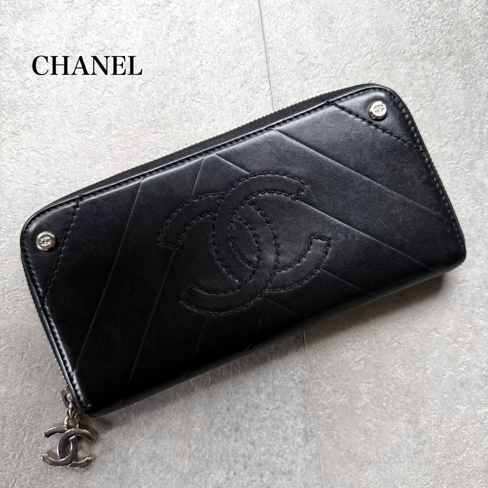 美品 CHANEL シャネル Vステッチ ココマーク ラウンドファスナー 美品 CHANEL シャネル Vステッチ ココマーク ラウンドファスナー