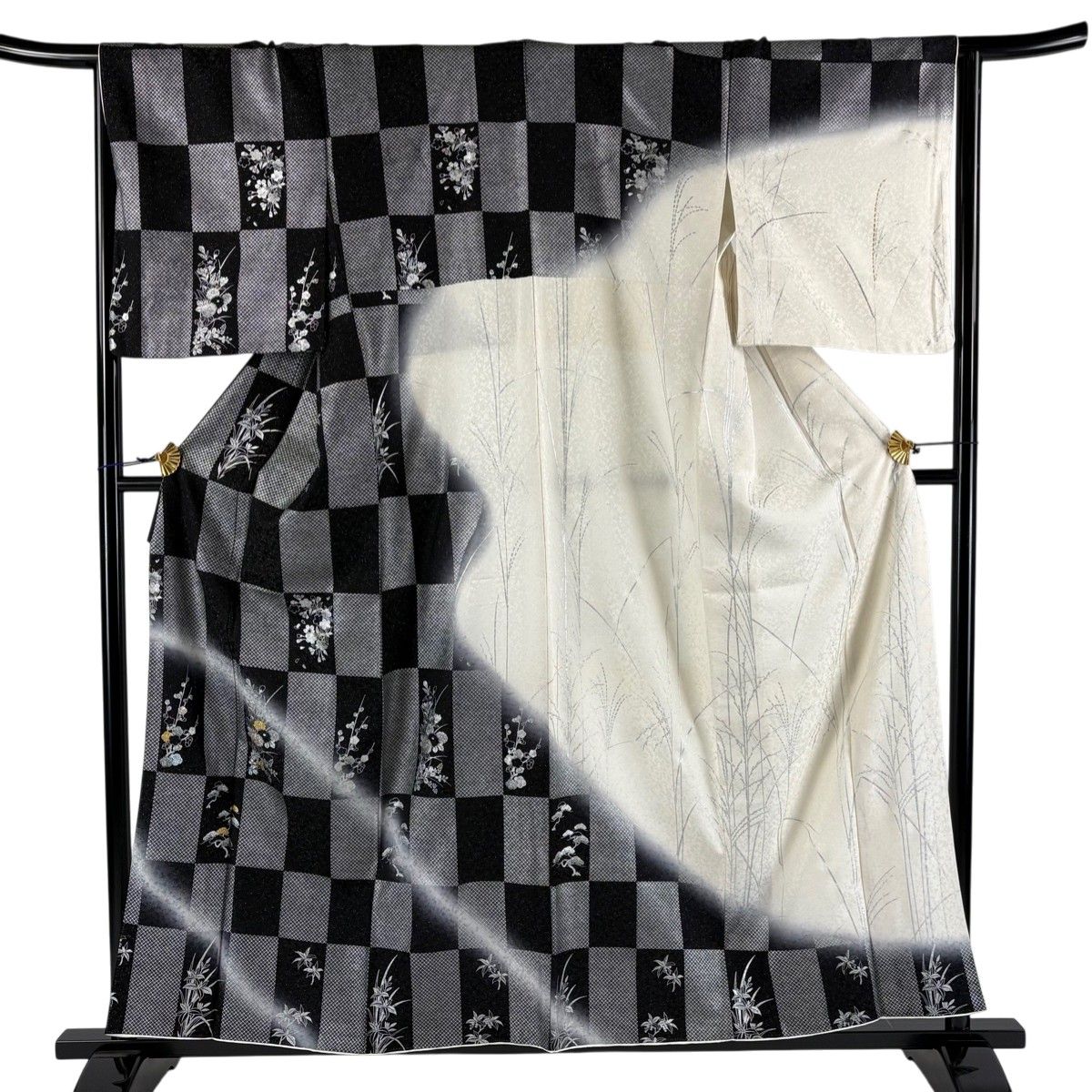 美品】 訪問着 身丈159cm 裄丈65.5cm M 袷 松梅 菊 銀通し ラメ 美品】 訪問着 身丈159cm 裄丈65.5cm M 袷 松梅 菊 銀通し ラメ