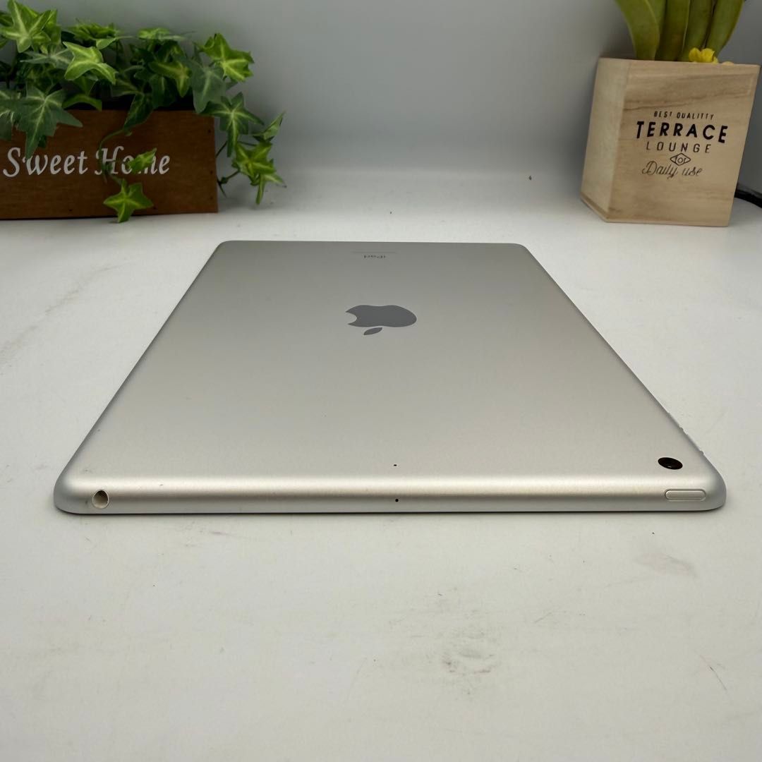 iPad 第9世代 Wi-Fi 64GB シルバー 美品 付属品付 - メルカリ