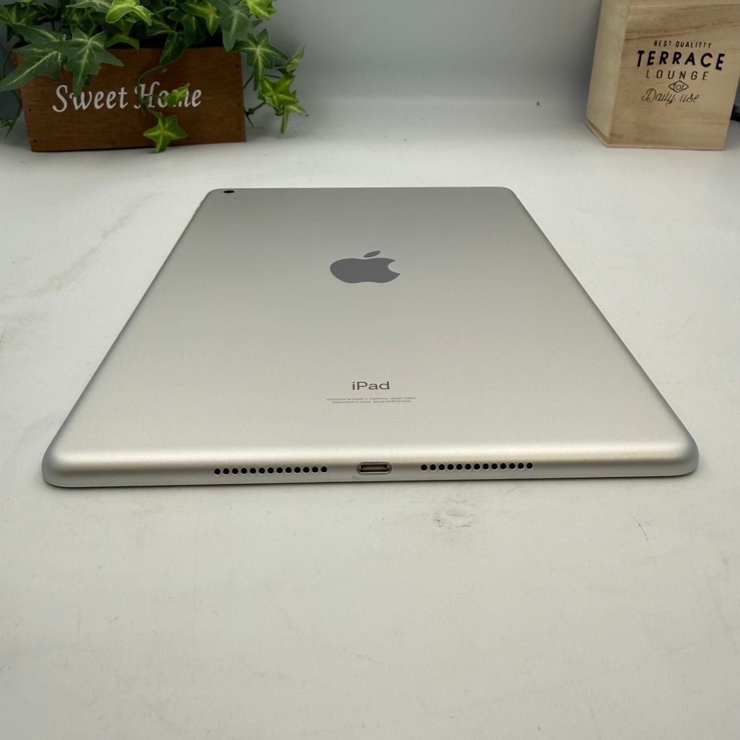 iPad 第9世代 Wi-Fi 64GB シルバー 美品 付属品付 - メルカリ