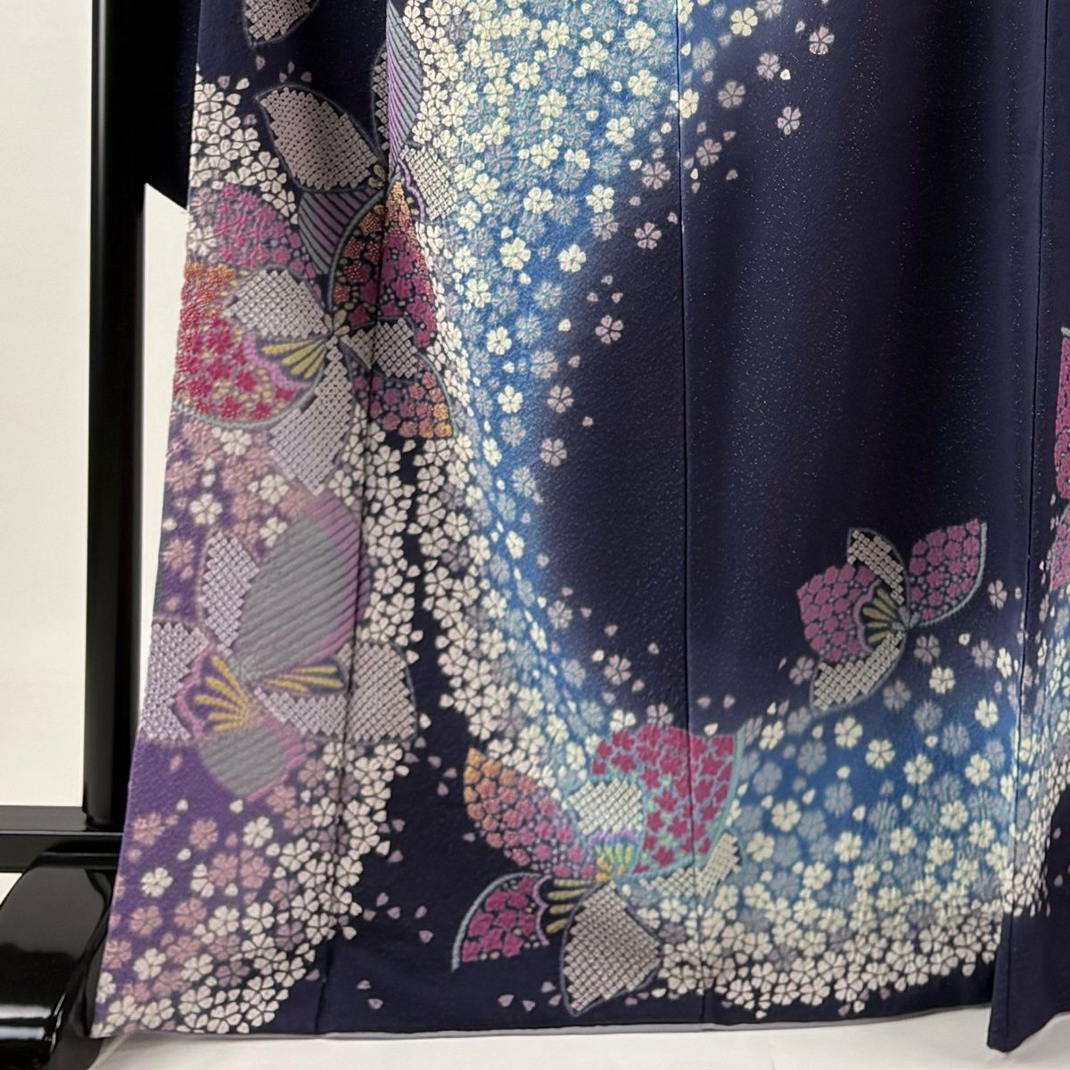 美品】 振袖 身丈169cm 裄丈68cm L 袷 蝶 桜 銀通し 絞り 濃紫 美品】 振袖 身丈169cm 裄丈68cm L 袷 蝶 桜 銀通し 絞り 濃紫