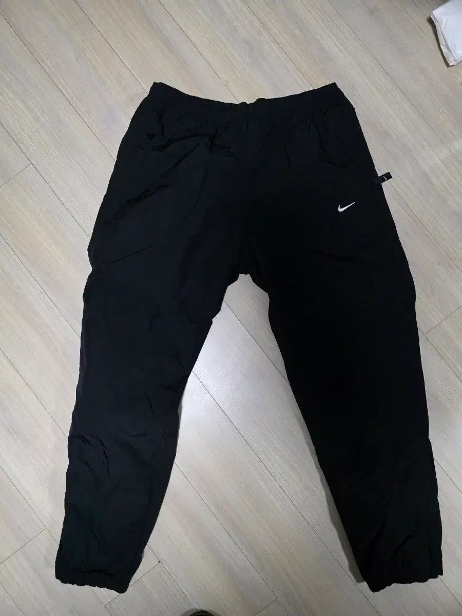 100%新品，大得価 ナイキ NRG ソロ スウッシュ ウーブン トラックパンツ M