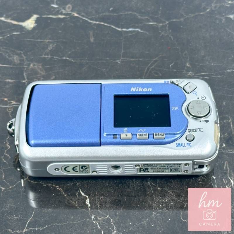 Nikon COOLPIX E2500 シルバー 200万画素 回転レンズ スイバル構造
