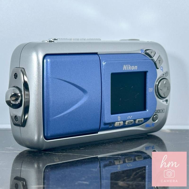 Nikon COOLPIX E2500 シルバー 200万画素 回転レンズ スイバル構造