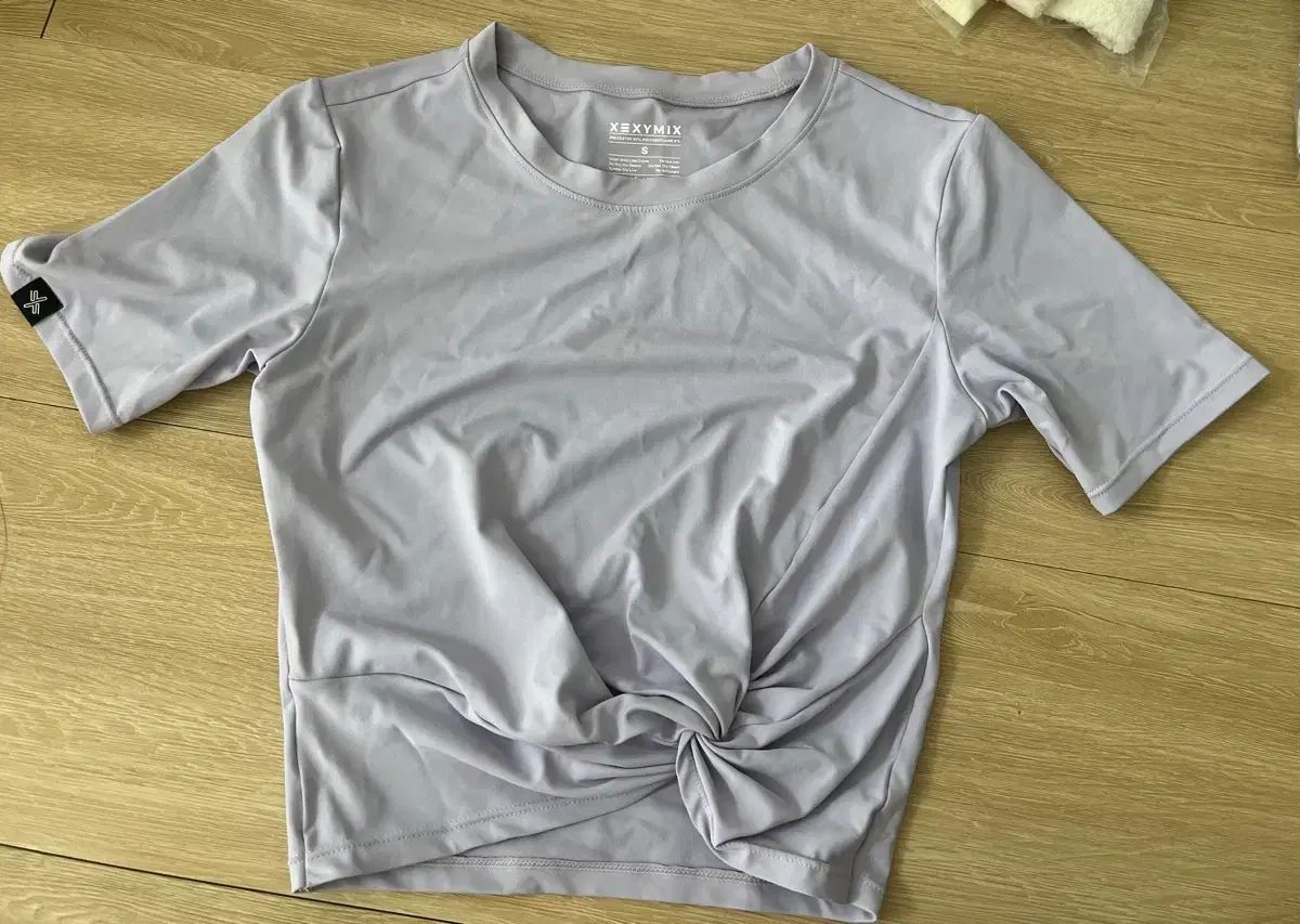 ゼクシィミックス ツイスト クロップド 半袖 Tシャツ s