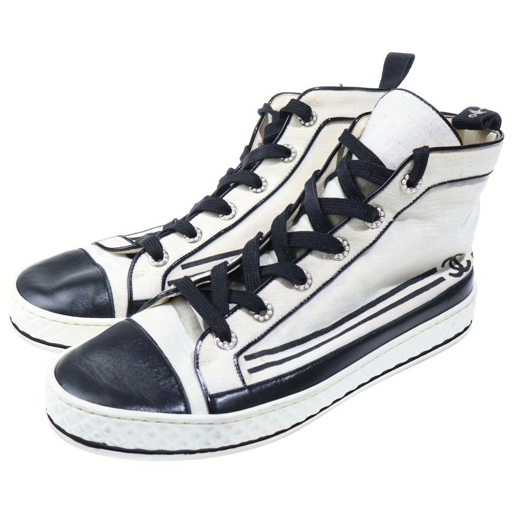CHANEL (シャネル) ココマーク ハイカットキャンバススニーカー CHANEL (シャネル) ココマーク ハイカットキャンバススニーカー