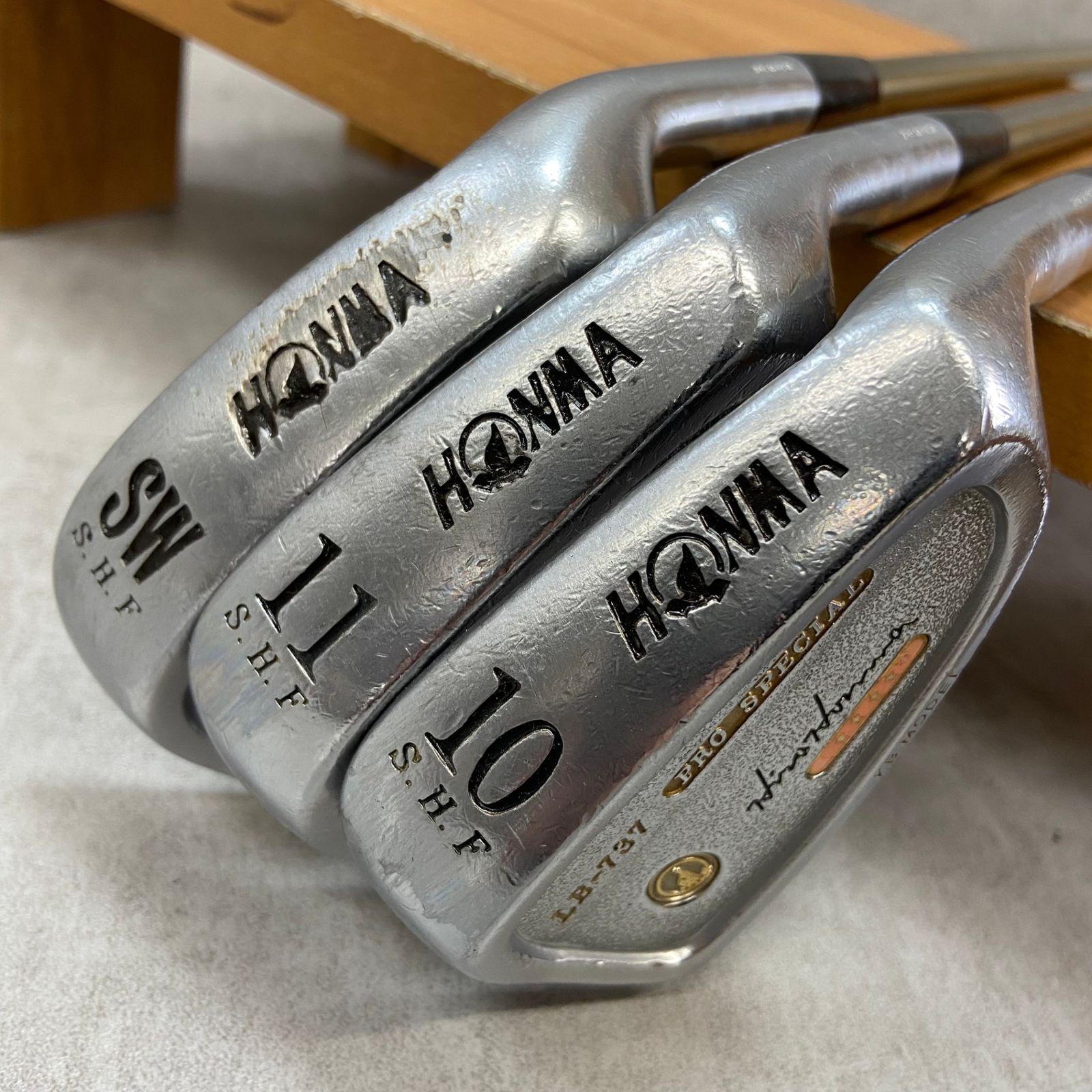 HONMA GOLF　ホンマゴルフ　LB-737　PROSPECIAL　メンズゴルフ　ウェッジ　3本セット　10番アイアン　11番アイアン　SW　サンド　R　右利き用 ゴルフ HONMA GOLF ホンマゴルフ LB-737 PROSPECIAL メンズゴルフ