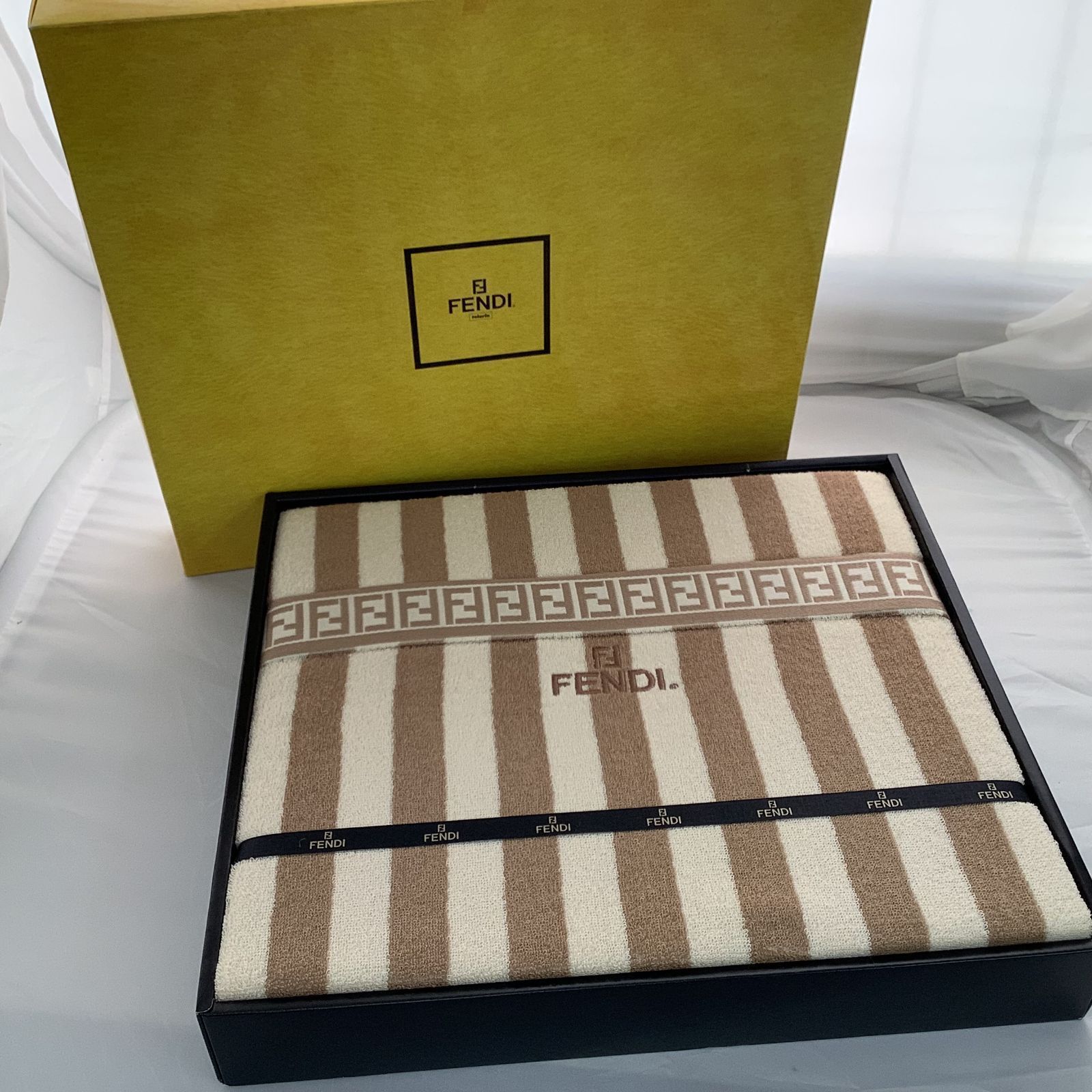 寝具/家具 FENDI タオルケット