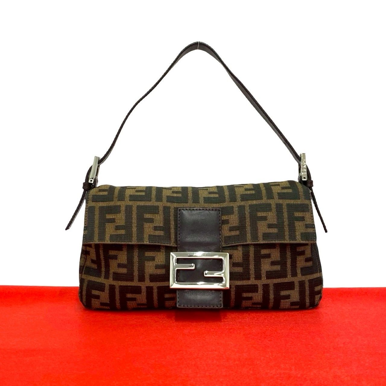 極 美品 FENDI フェンディ マンマバケット ズッカ FF ロゴ 柄 極 美品 FENDI フェンディ マンマバケット ズッカ FF ロゴ 柄