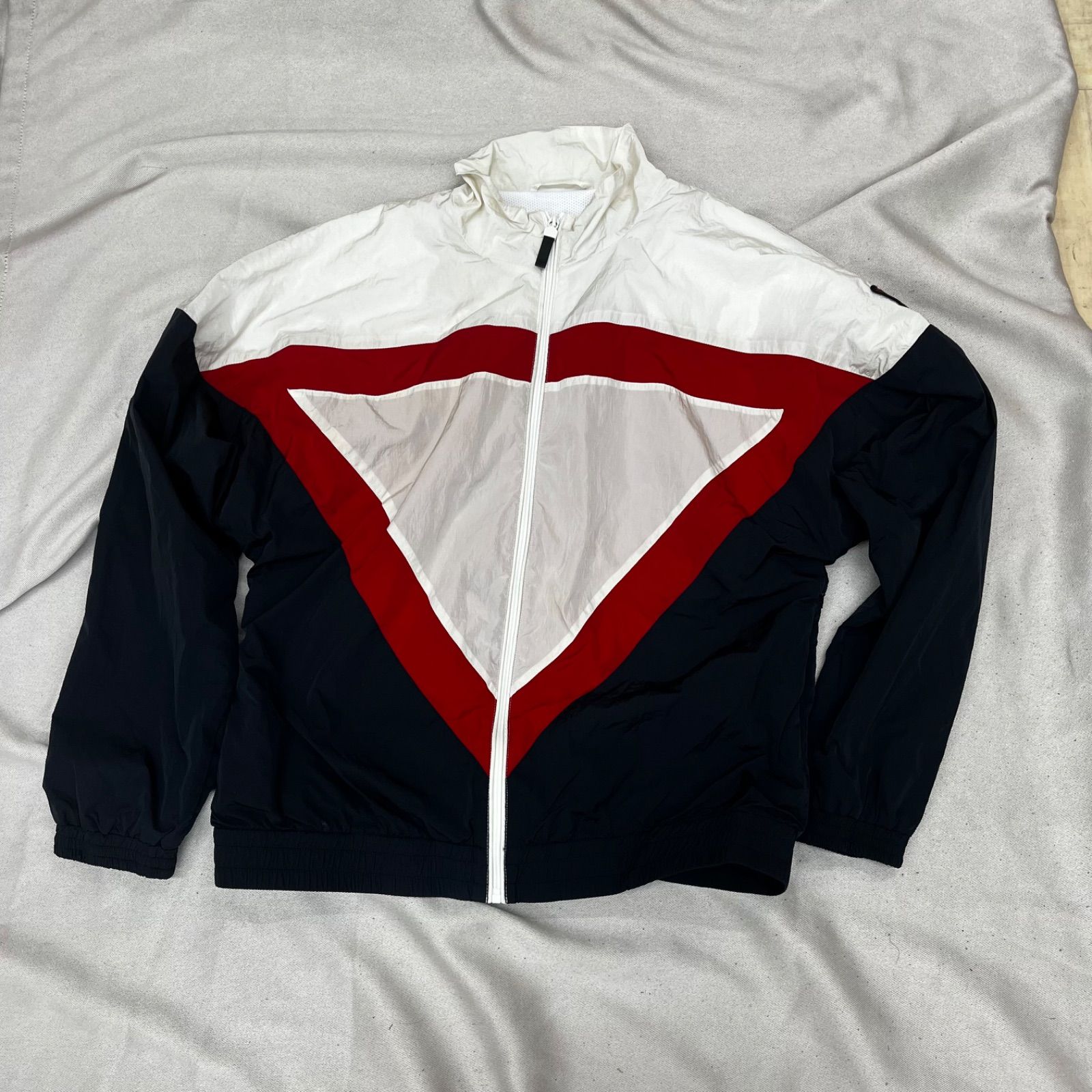 GUESS LOS ANGELES ゲス ウィンドブレーカー 軽量ジャケット スポーツ 