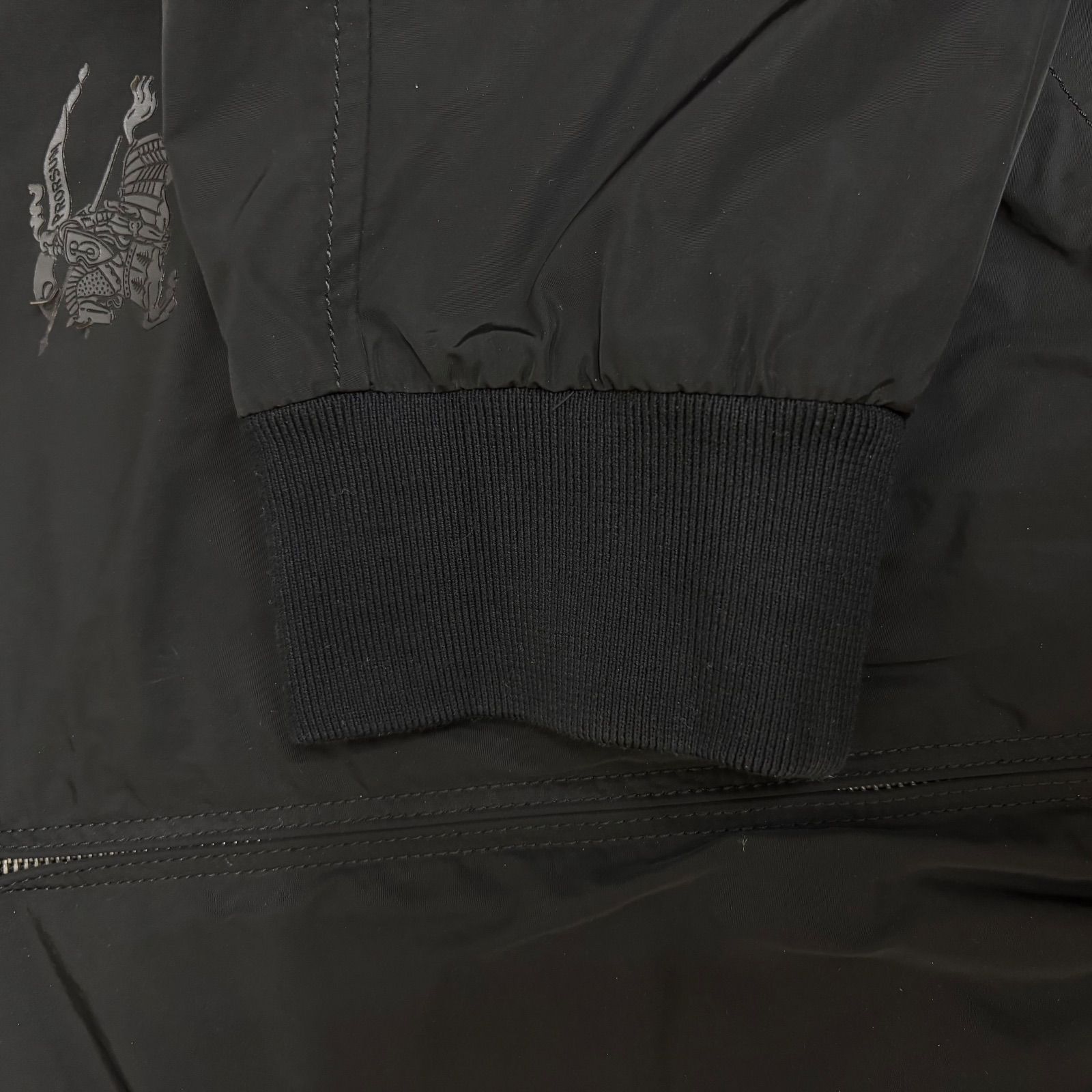 b) 美品BURBERRY BRIT バーバリーブリット ホースロゴ ブラッド