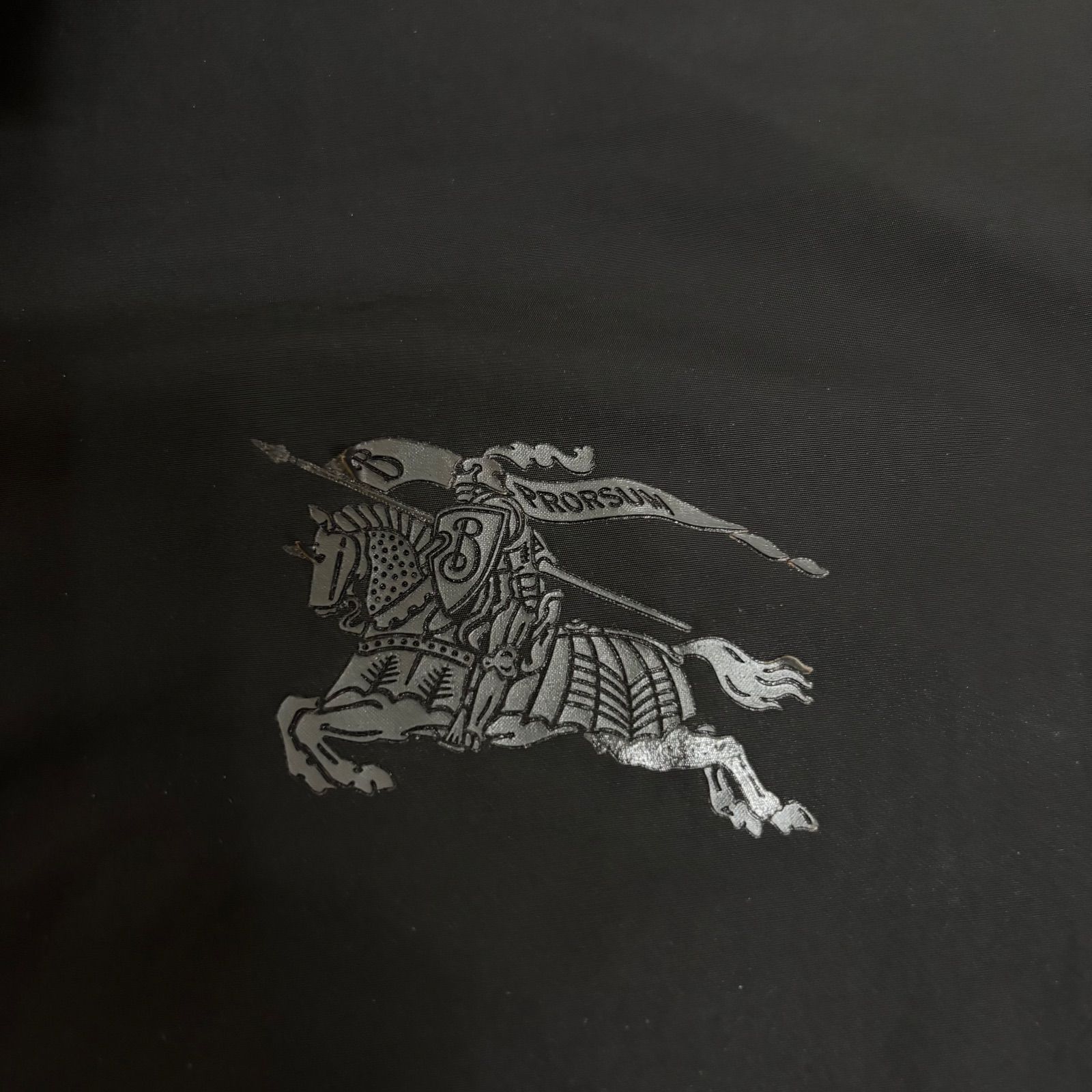 b) 美品BURBERRY BRIT バーバリーブリット ホースロゴ ブラッド