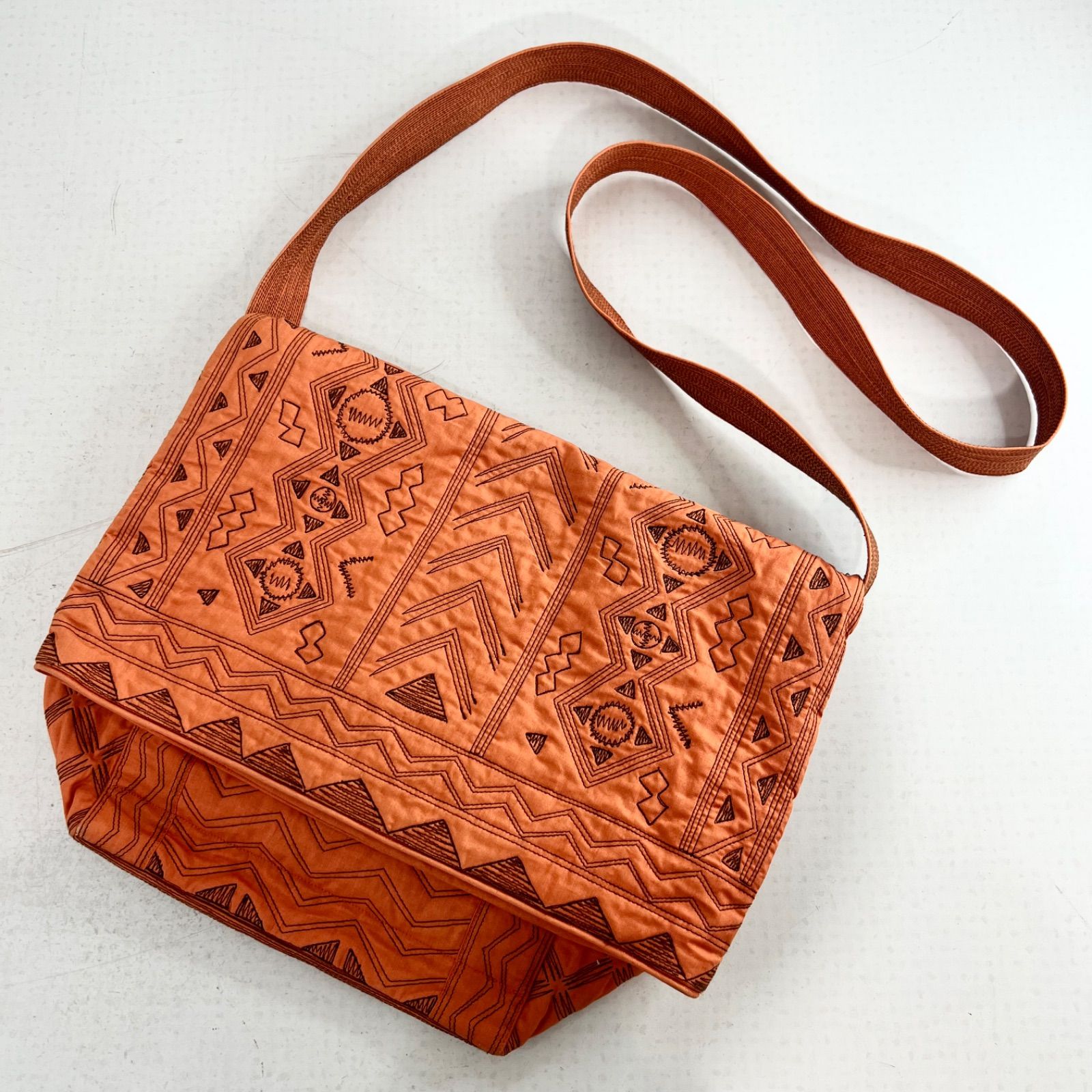 レア】タマシャ TAMASHA イッセイミヤケ 刺繍 ショルダーバッグ 