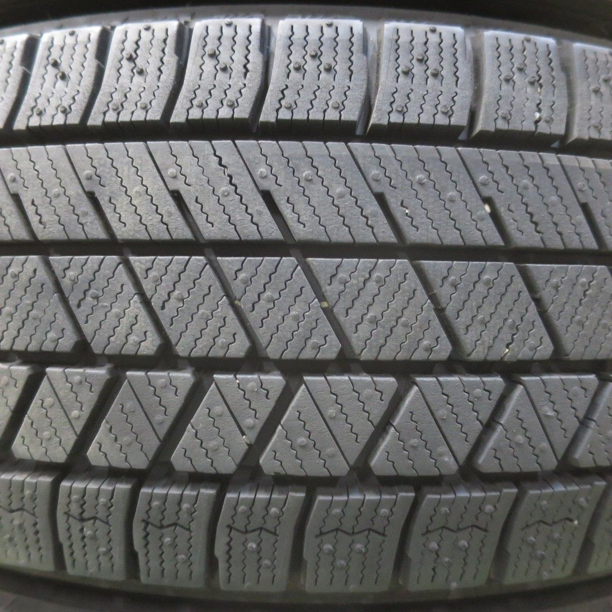 バリ溝！24年！ほぼ10分☆スタッドレス 185/60R15 ブリヂストン 