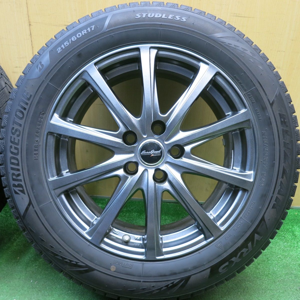 NUMA様専用 バリ溝 ブリヂストン VRX3 215/60R17 （青0542 【公式通販】