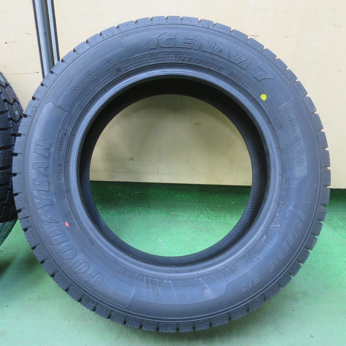 未使用！25年☆スタッドレス 195/65R15 グッドイヤー アイスナビ7 