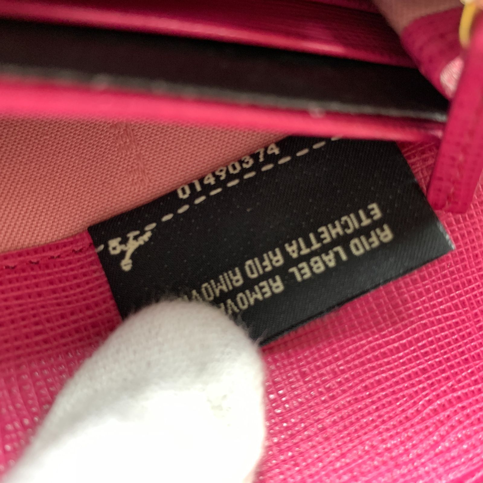 f001 L 未使用保管品 FENDI フェンディ ズッカ ピンク 縁取り 長財布 