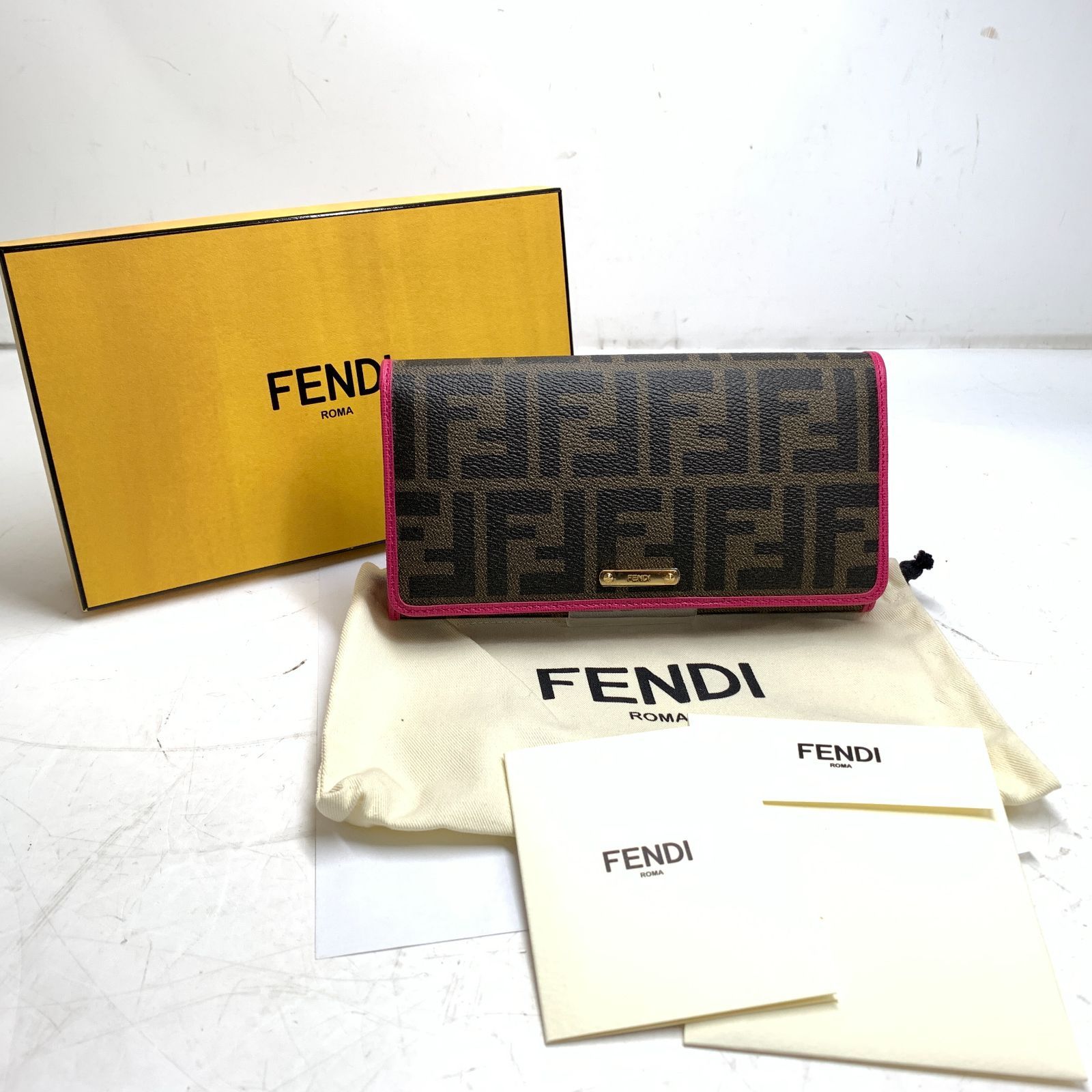 f001 L 未使用保管品 FENDI フェンディ ズッカ ピンク 縁取り 長財布 