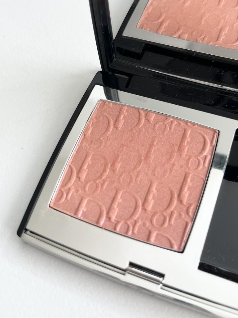 伊勢丹新宿限定色】 Dior ディオールスキン ルージュブラッシュ 748